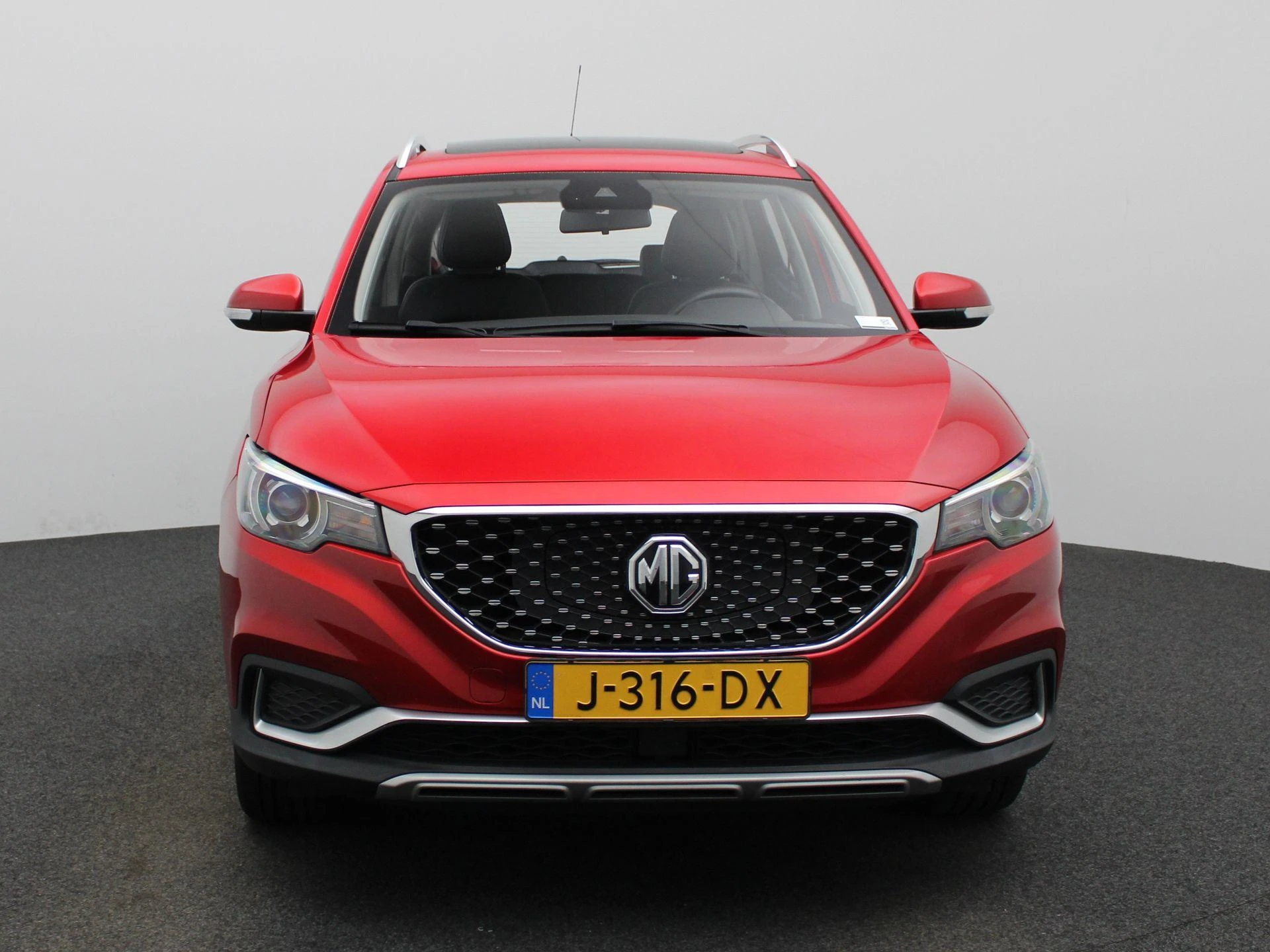 MG-ZS EV-image-3