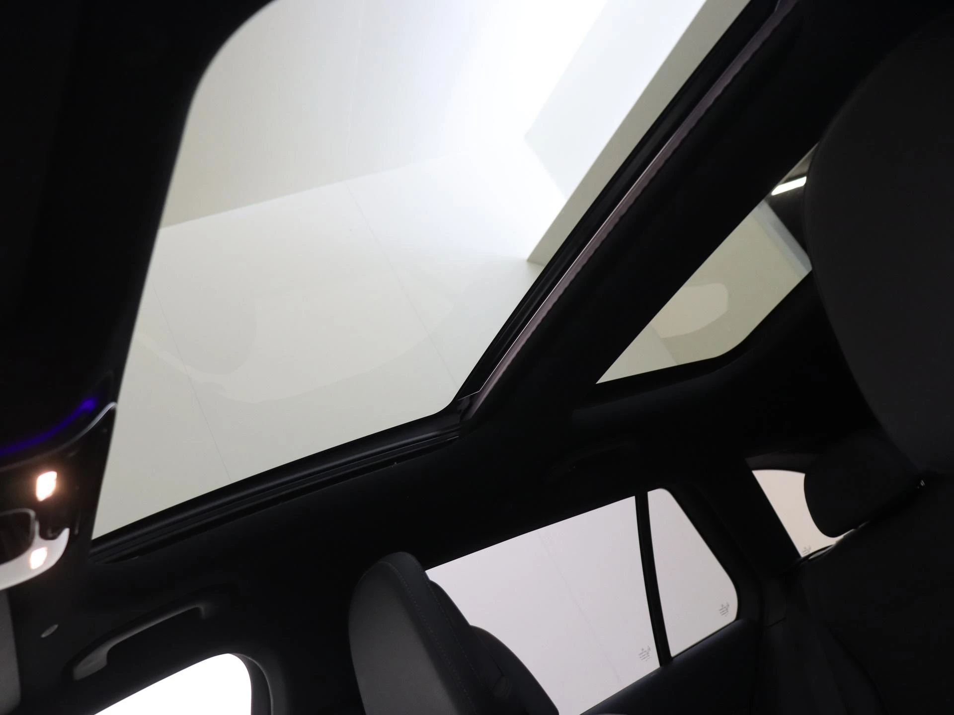 Mercedes-Benz-C-Klasse-image-24