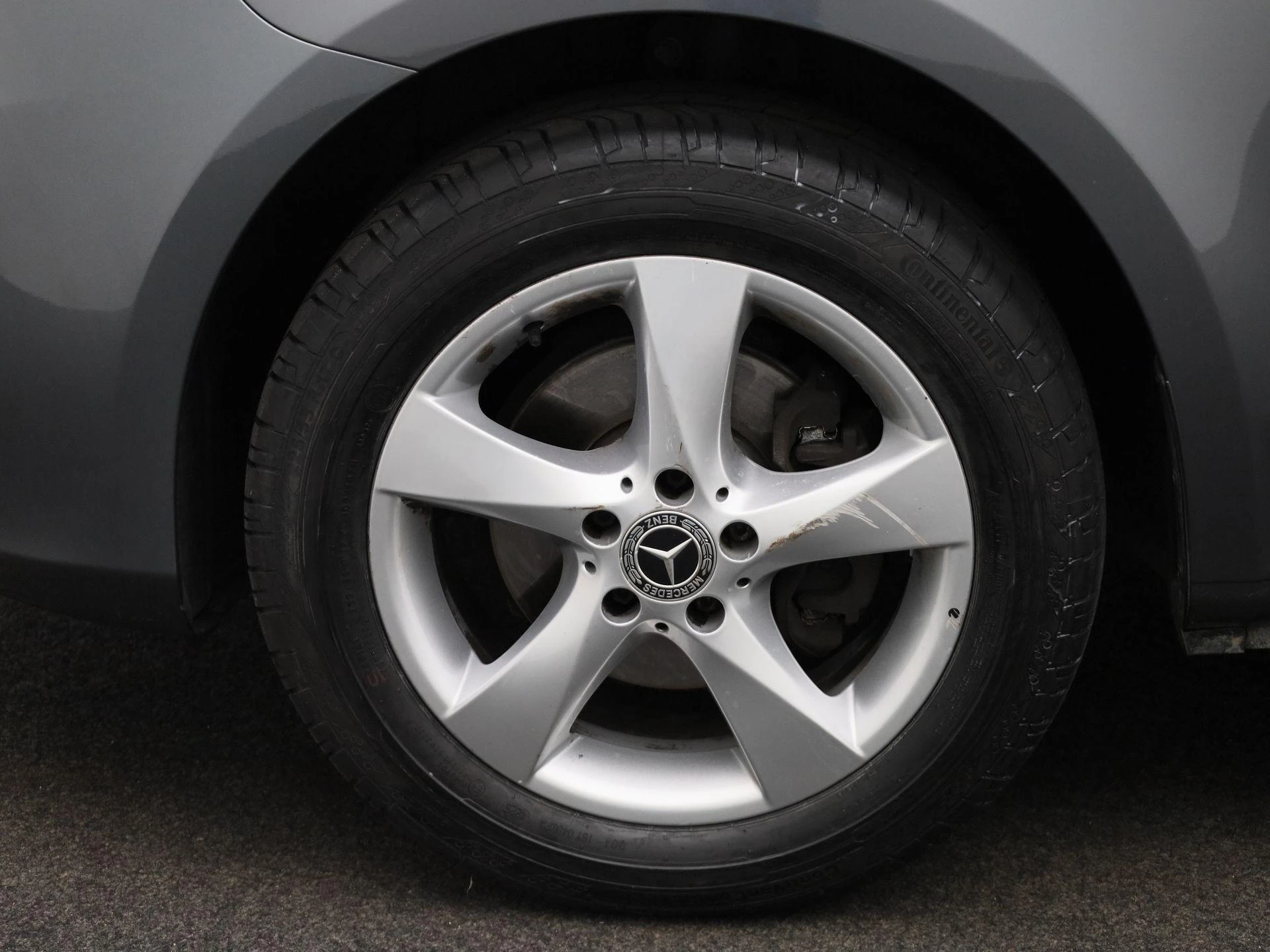 Mercedes-Benz-Vito-image-10