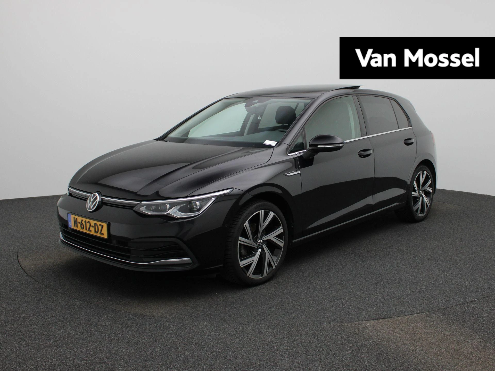 Volkswagen-Golf-image-0