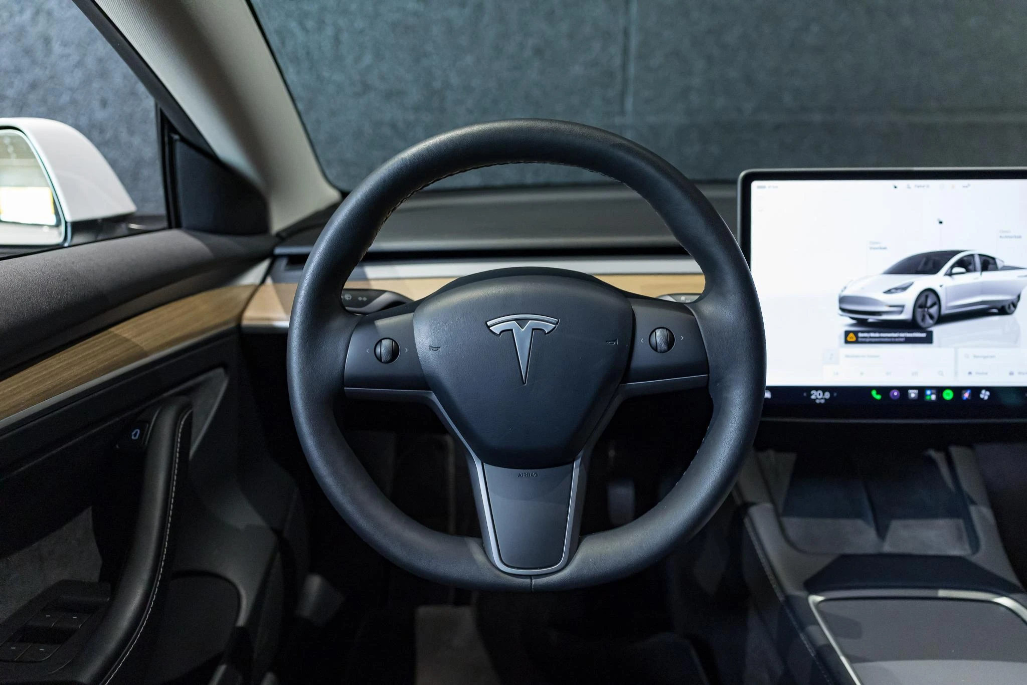 Tesla-Model 3-image-24