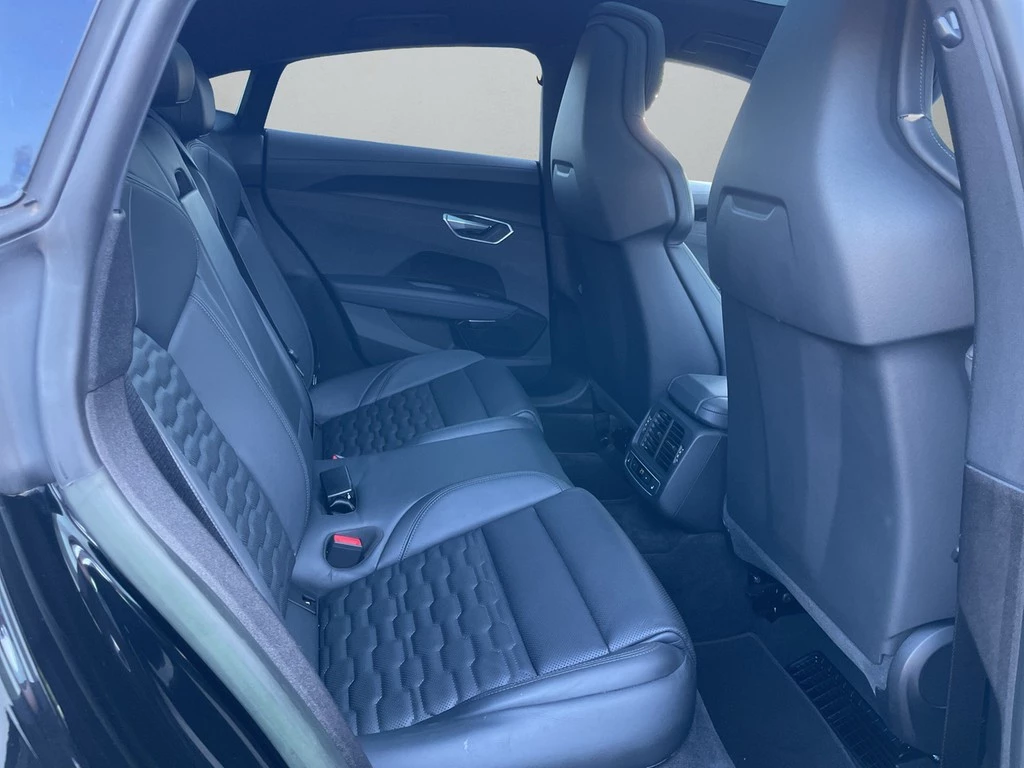 Audi e-tron GT RS quattro *SOH93%*Matrix*360°*