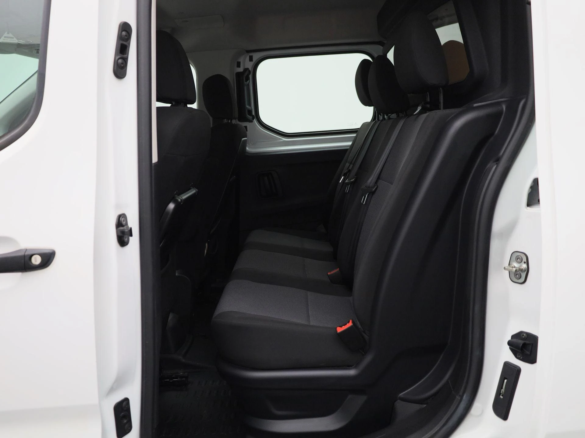 Peugeot-Partner-image-13
