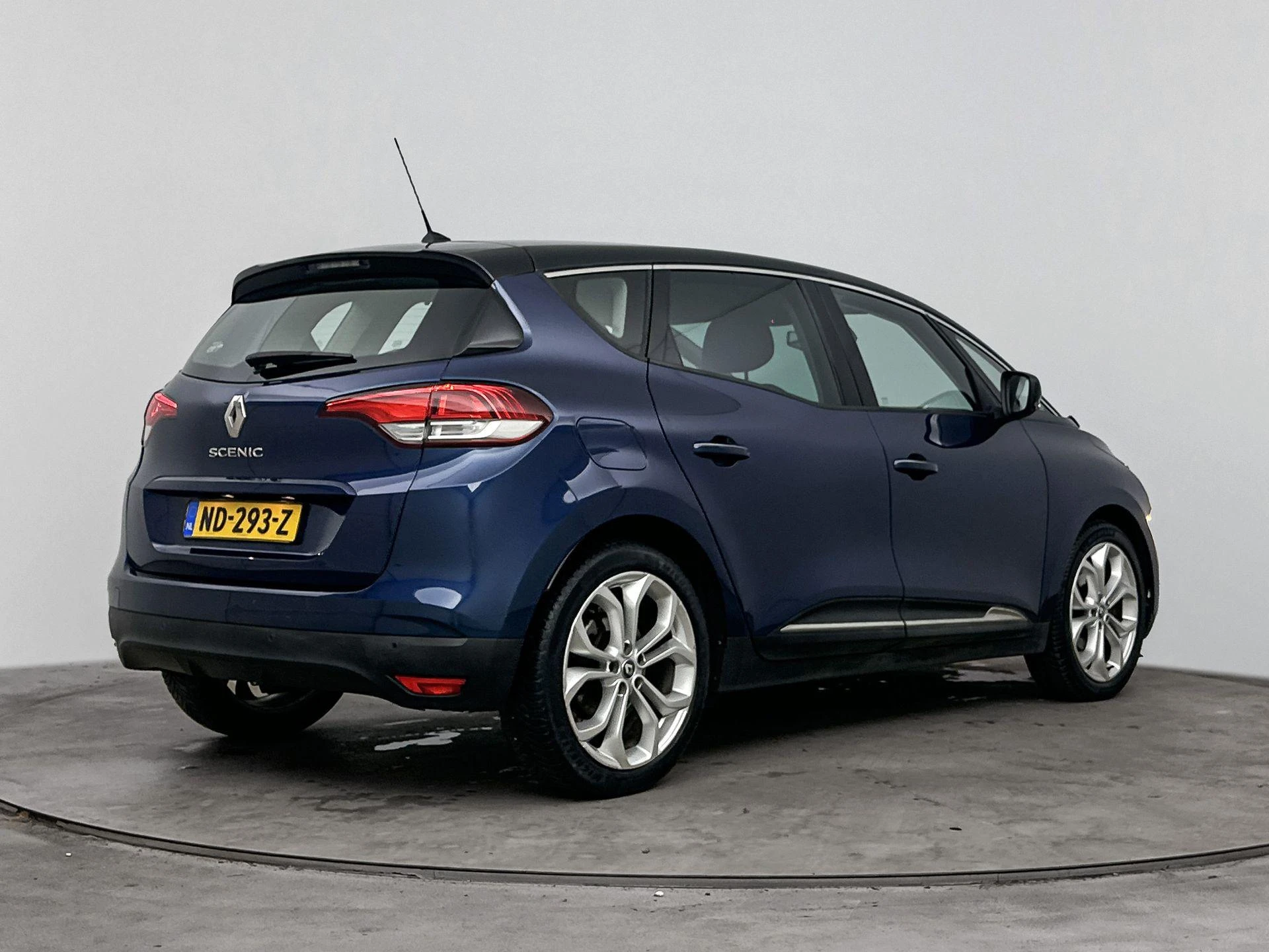Renault-Scénic-image-3