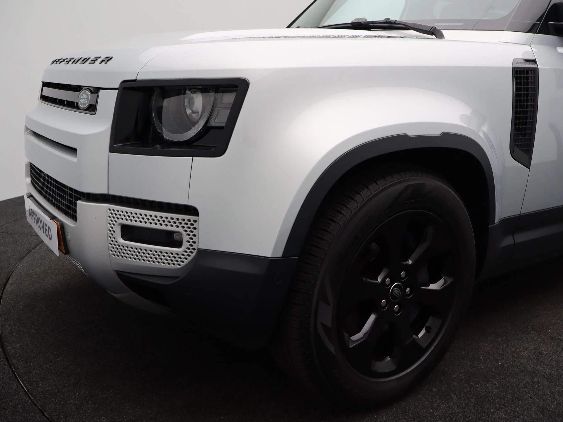 Land Rover-Defender-image-42