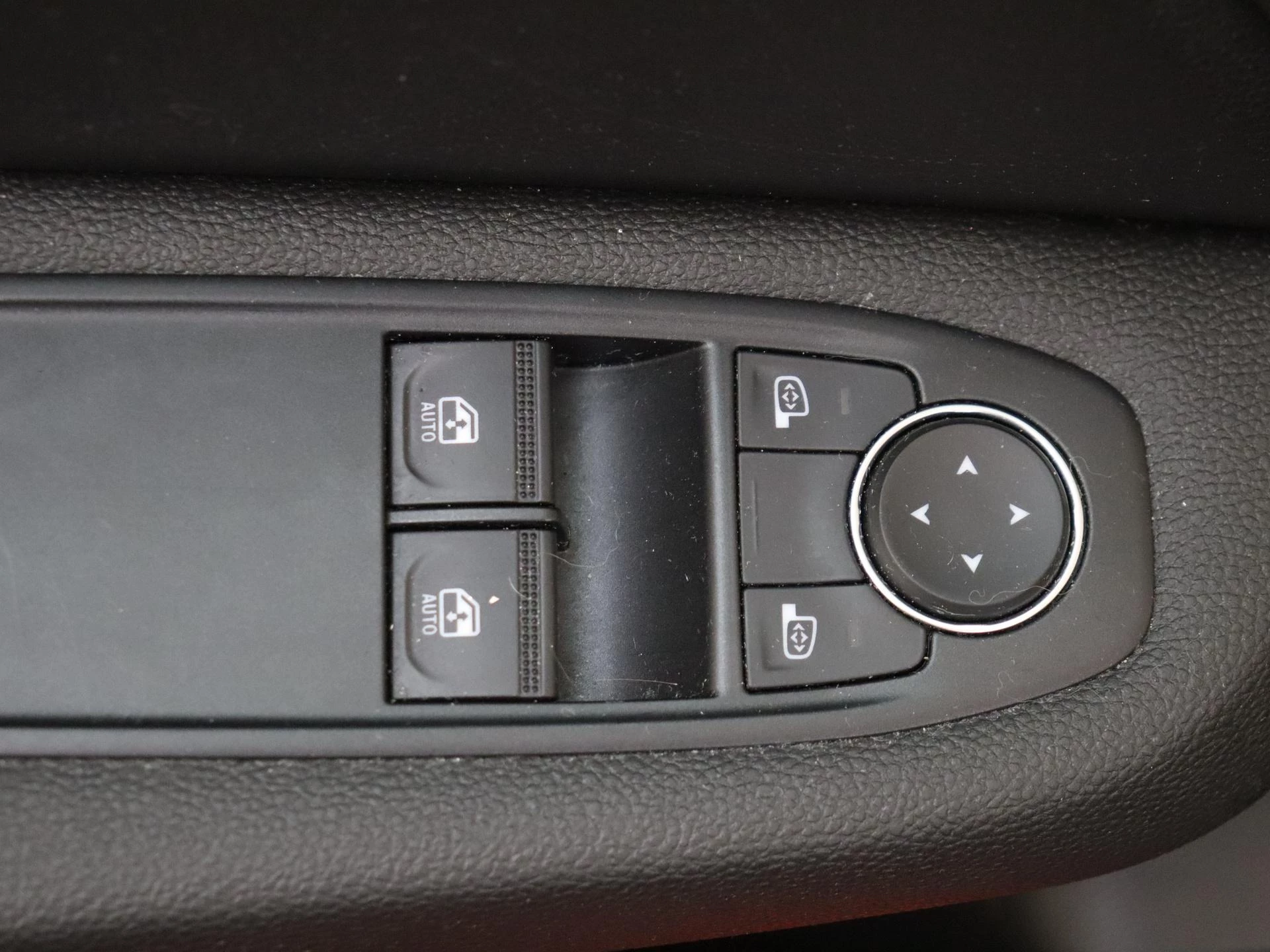 Renault-Clio-image-21