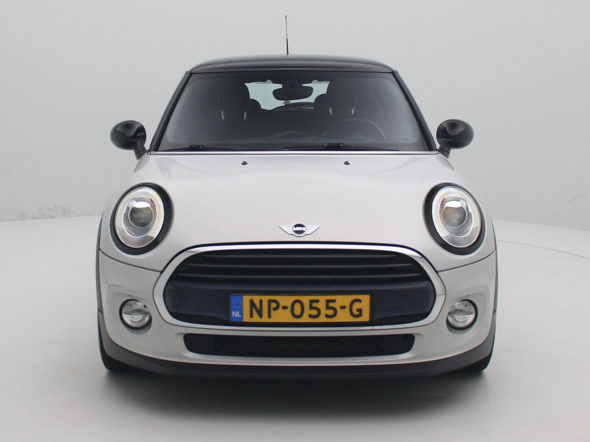 MINI Cooper 1.5 Serious Business