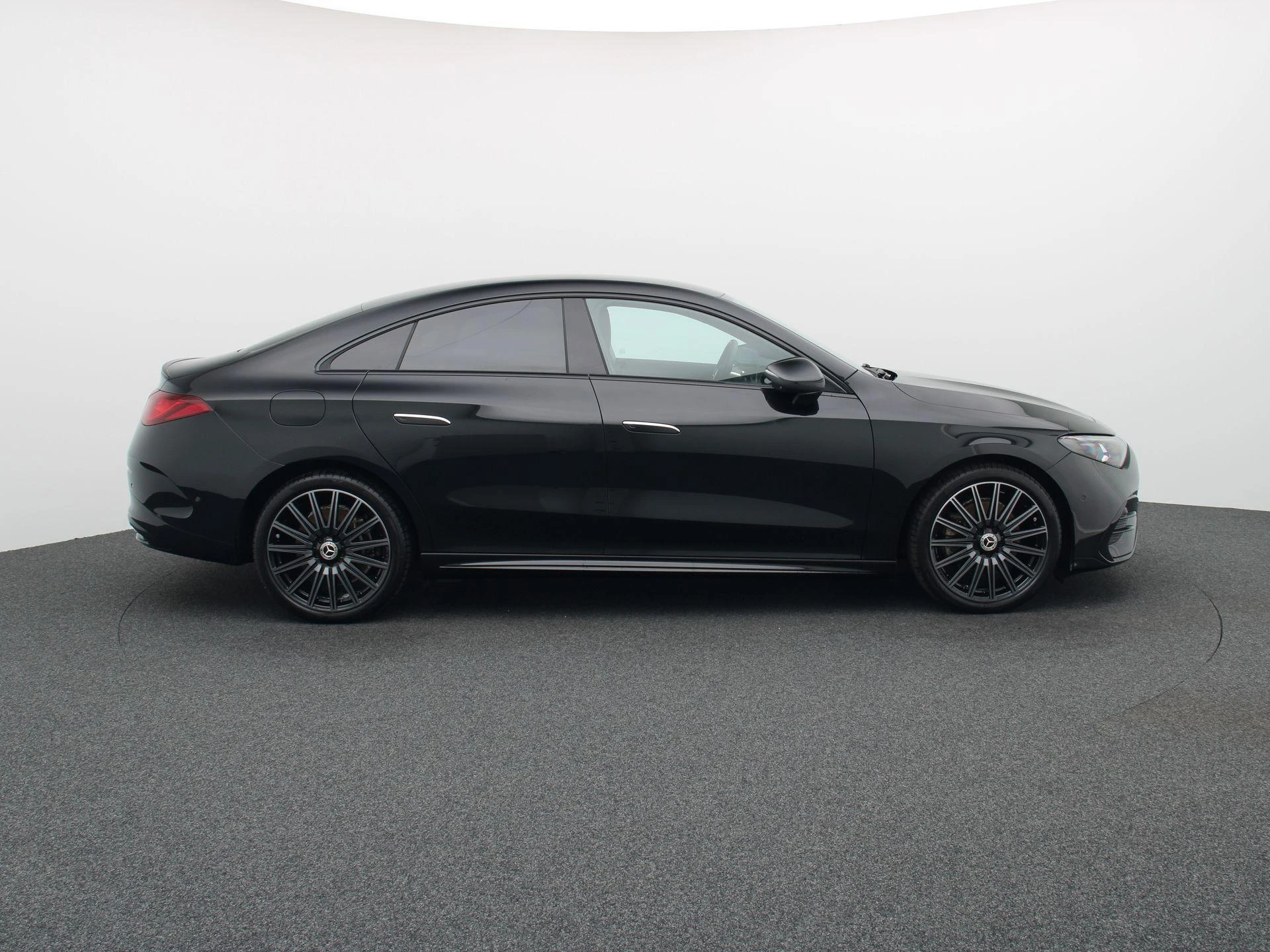Mercedes-Benz-CLA-image-5