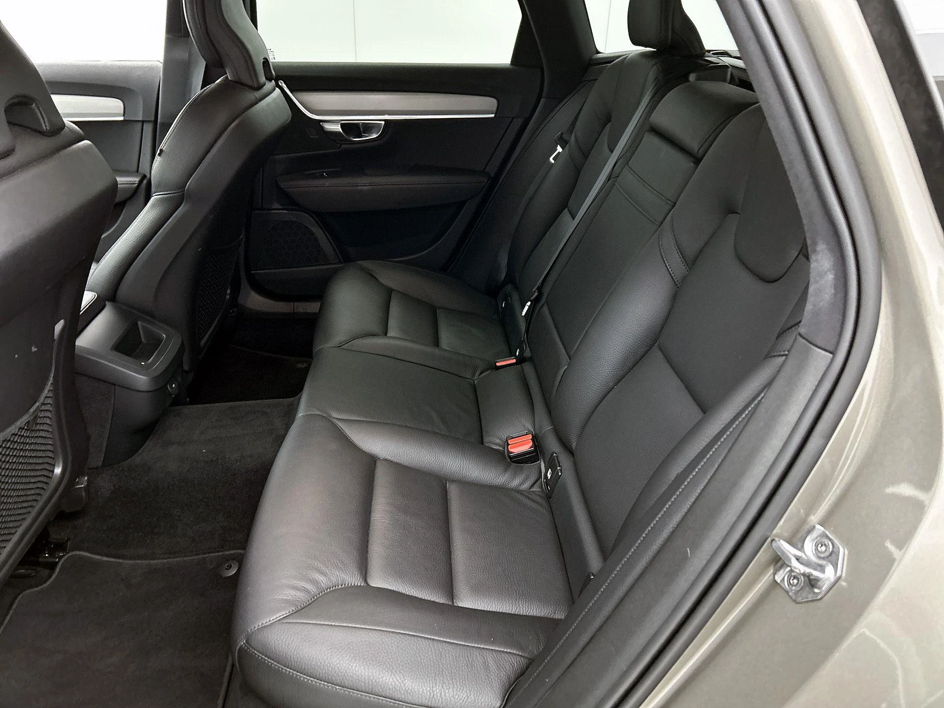 Volvo-V90-image-29