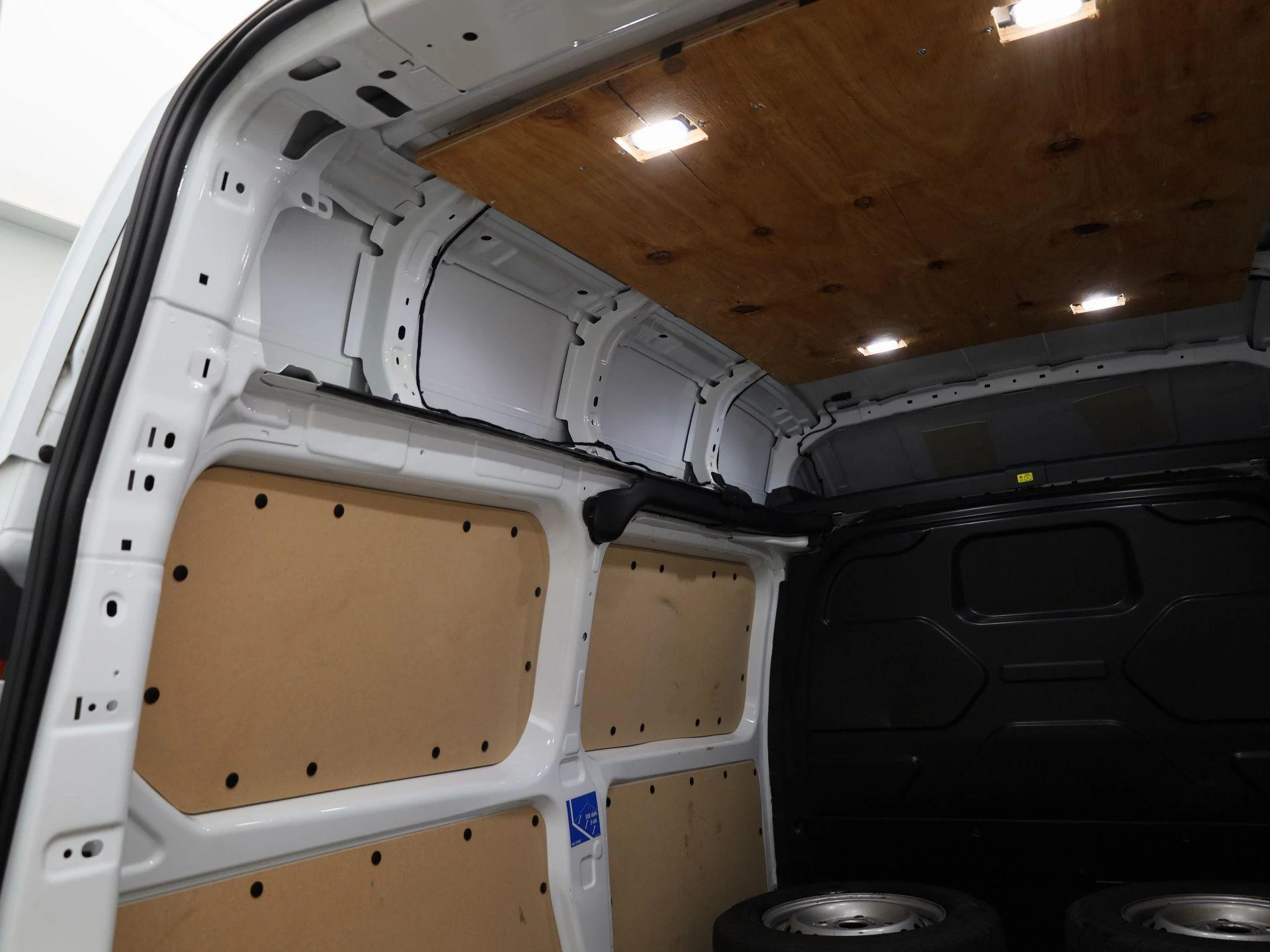 Ford-Transit Custom-image-11