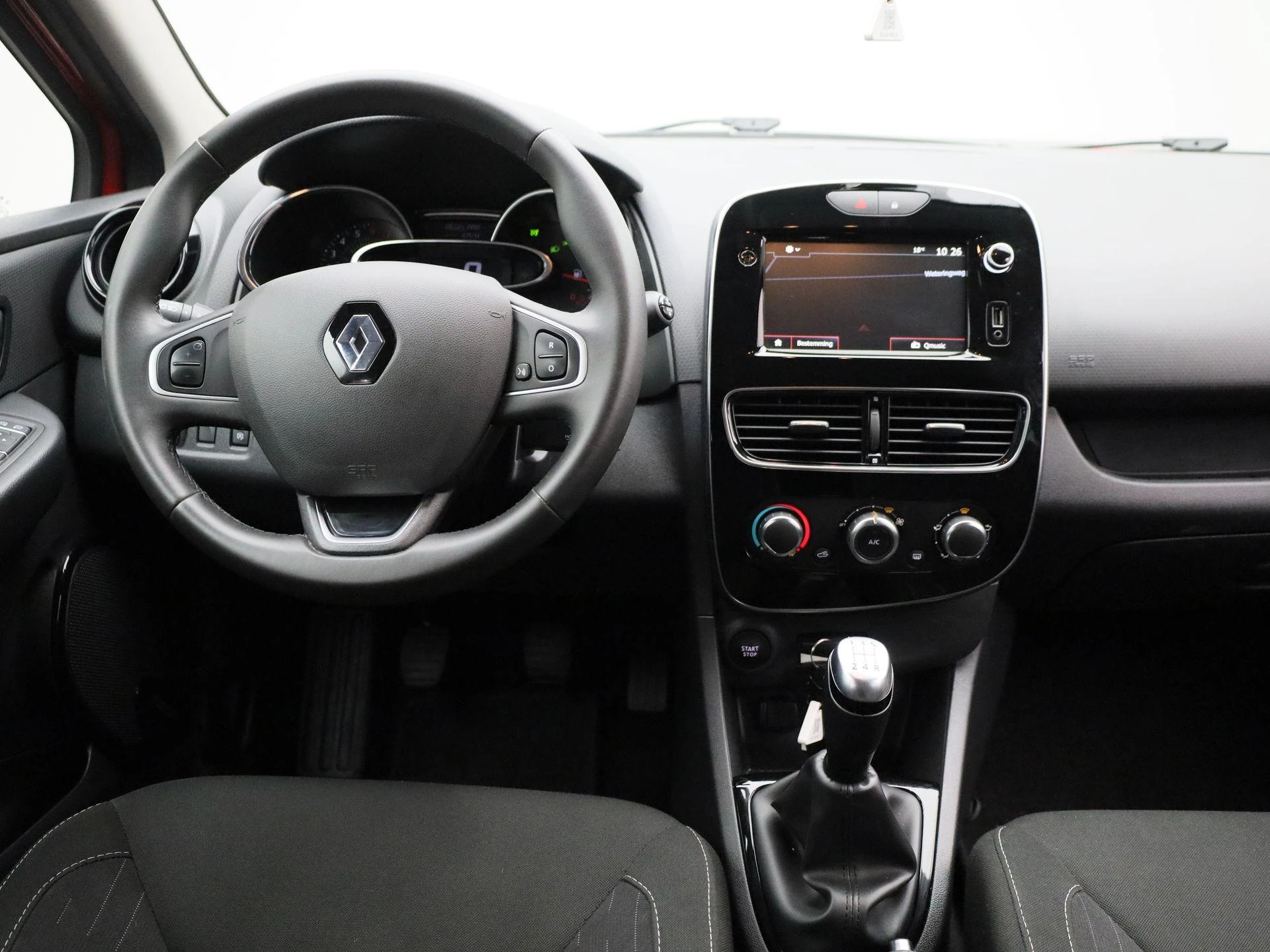 Renault-Clio-image-6