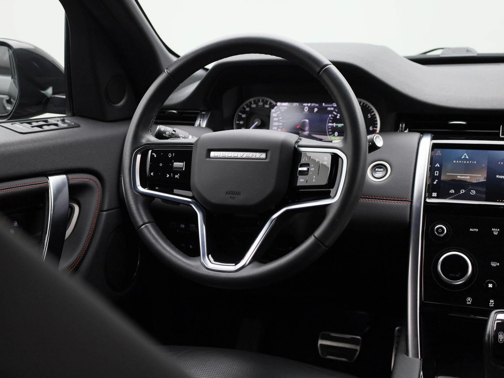 Land Rover-Discovery Sport-image-9