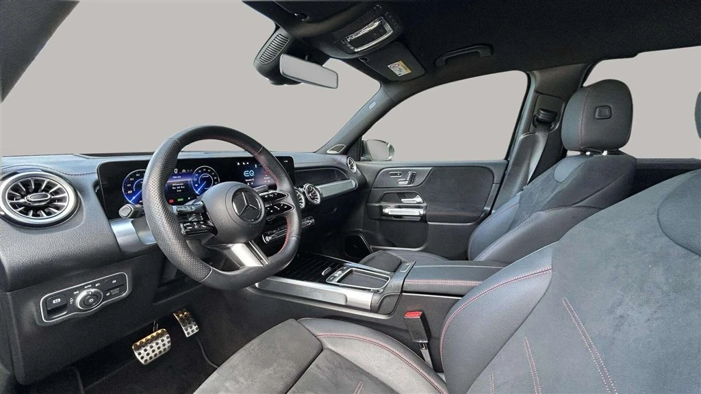 Mercedes-Benz-EQB-image-9