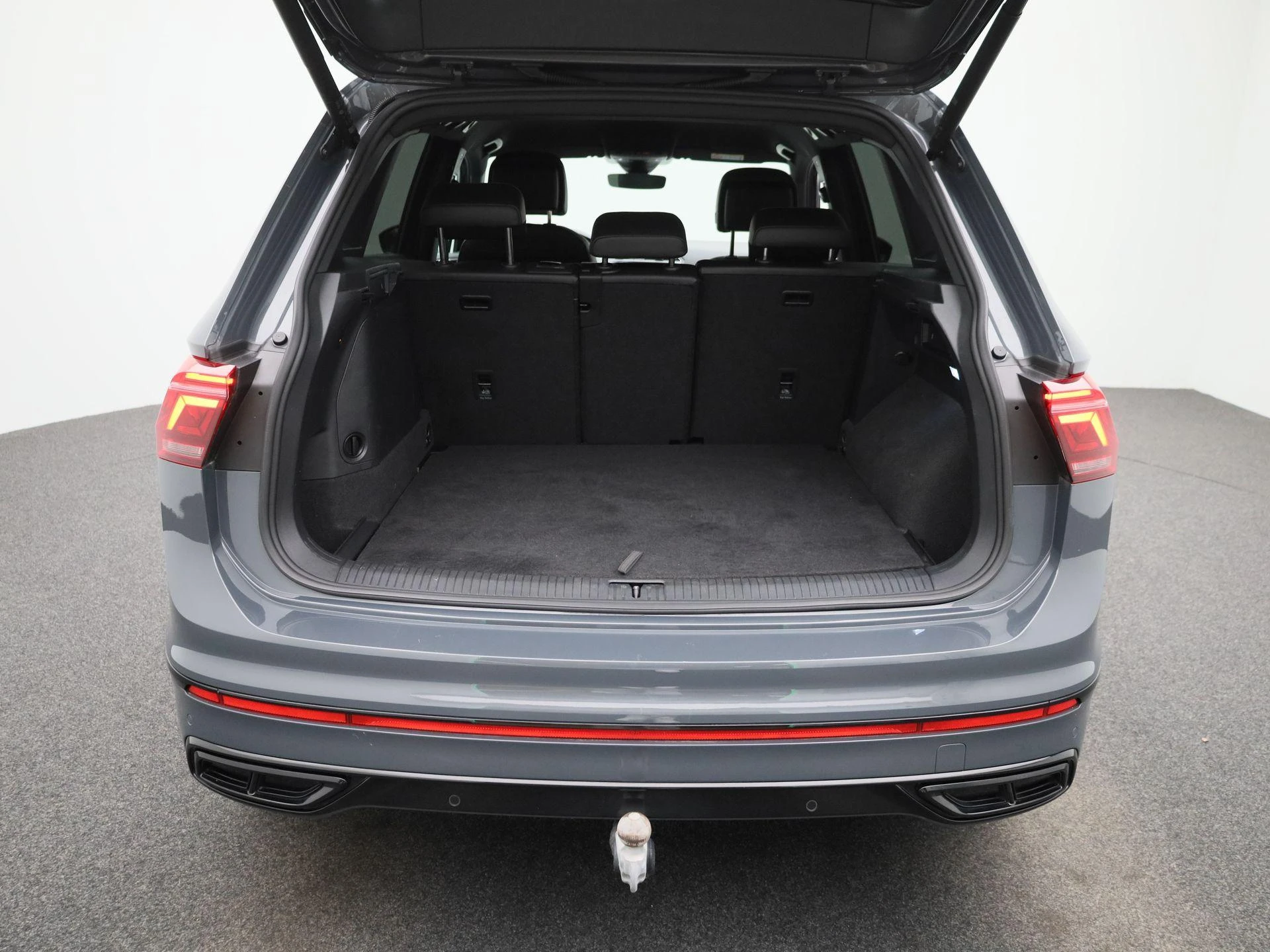 Volkswagen-Tiguan-image-11