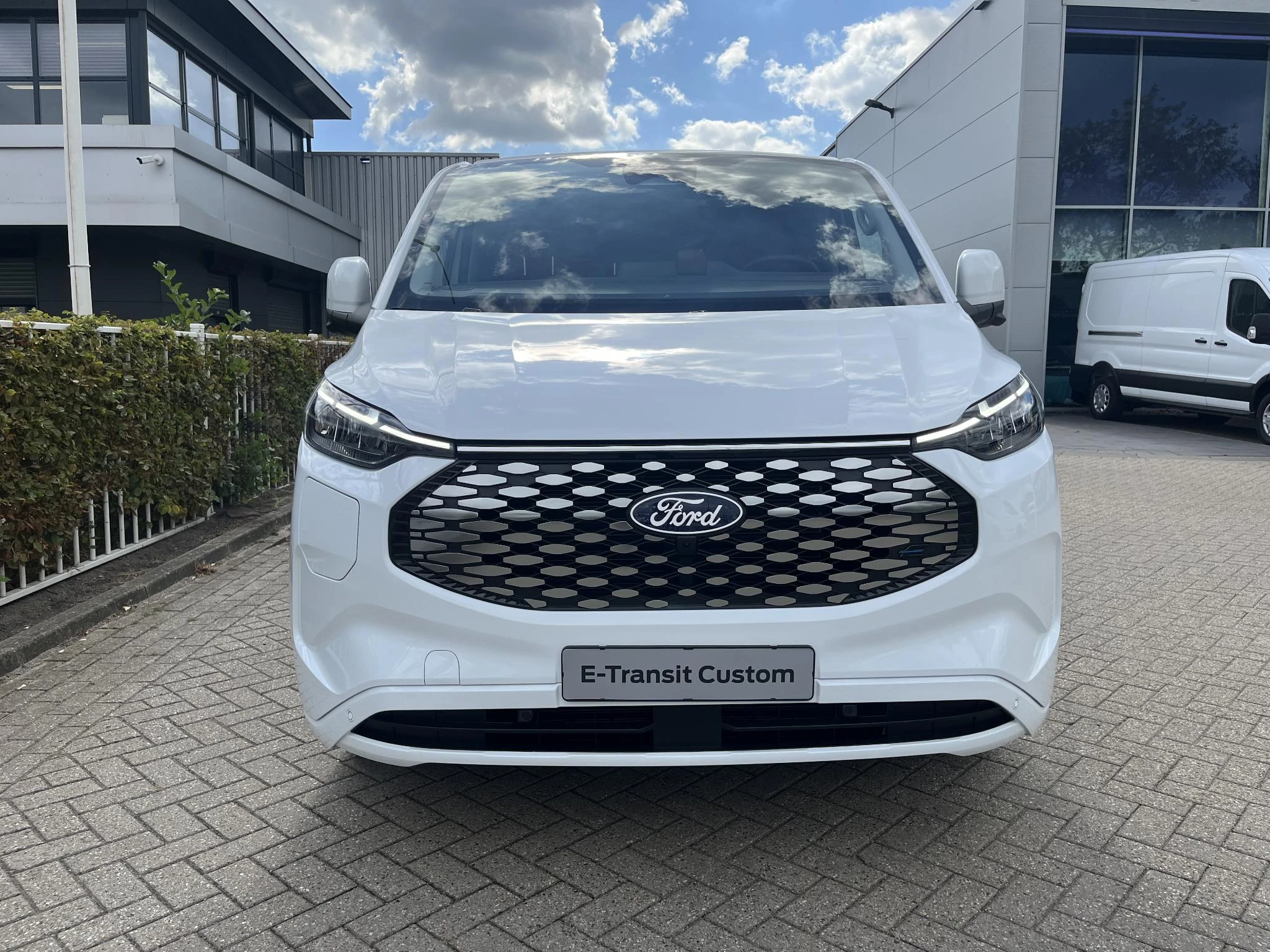 Ford-E-Transit-image-1