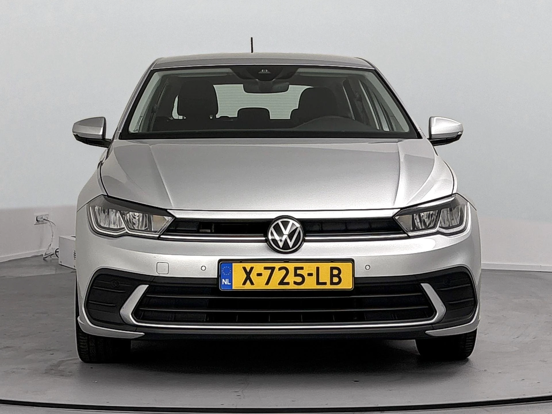 Volkswagen-Polo-image-4