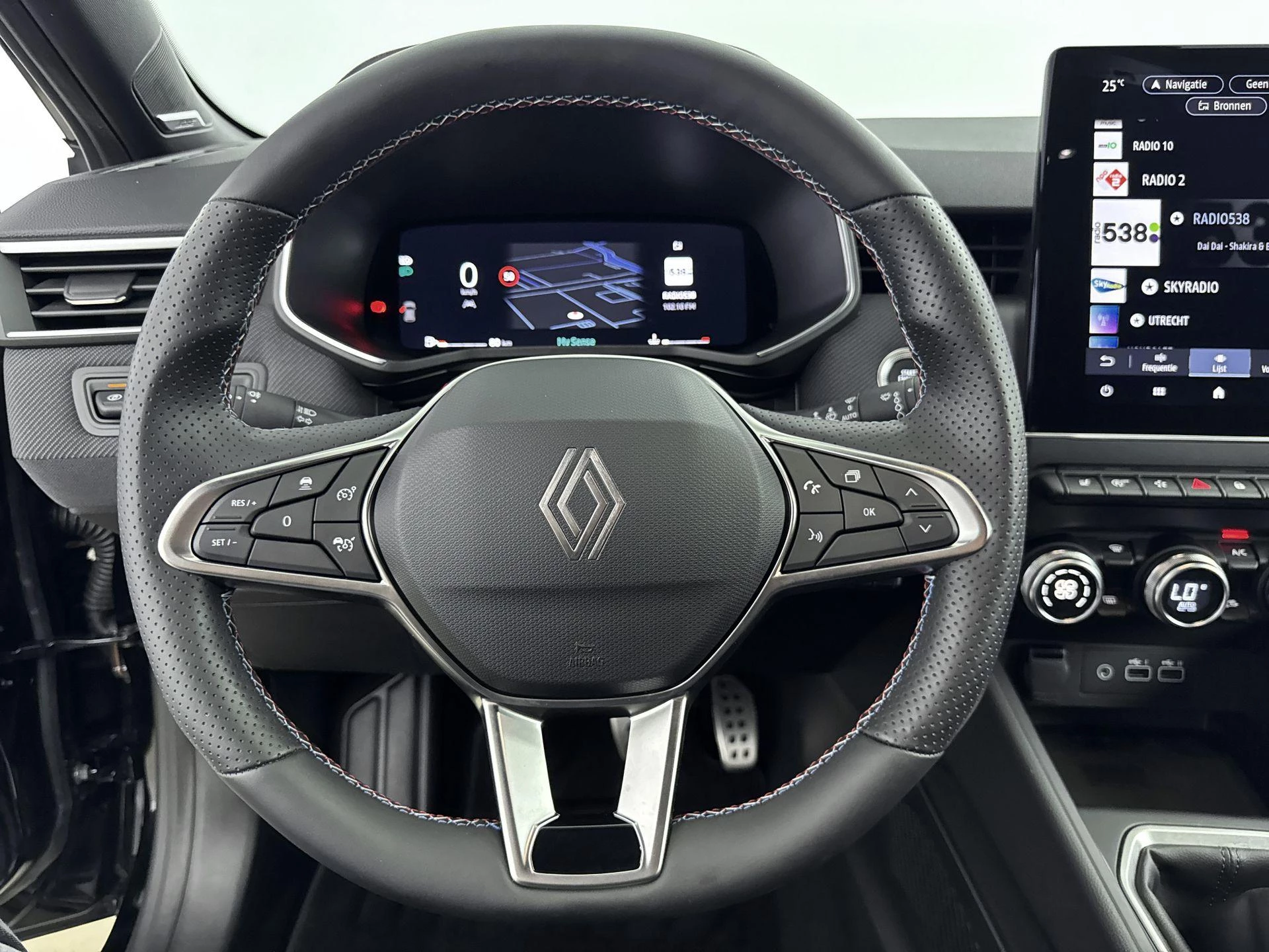 Renault-Clio-image-26