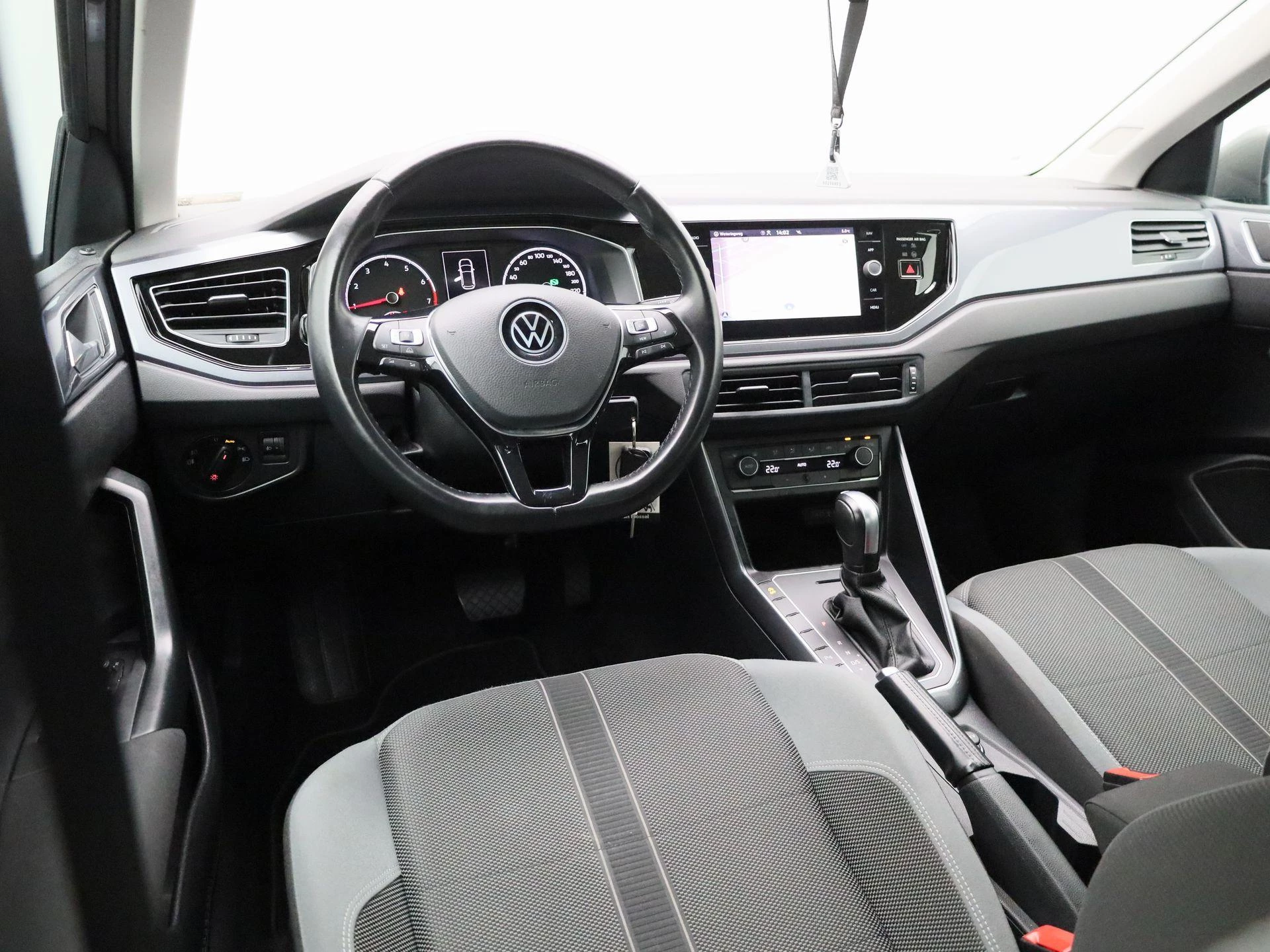 Volkswagen-Polo-image-6
