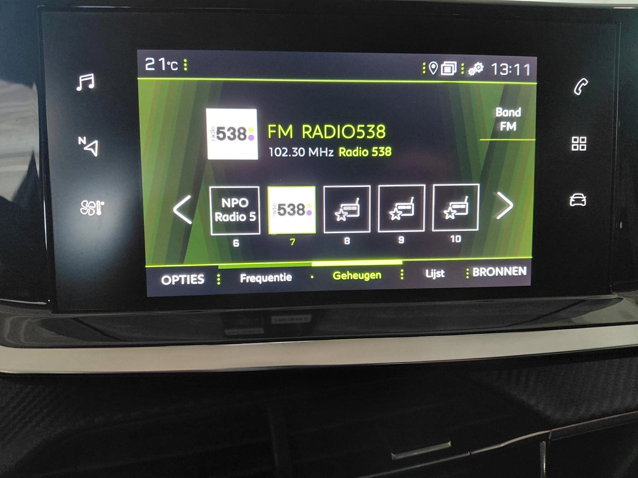 Peugeot-208-image-11