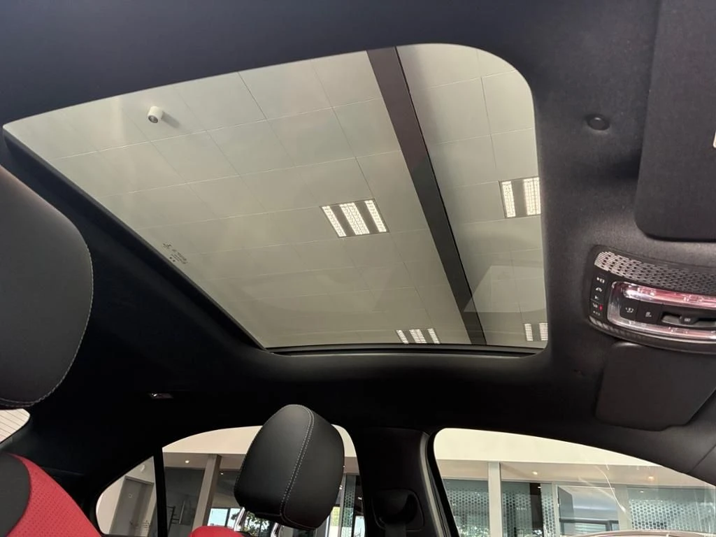 Mercedes-AMG-A-Klasse 35-image-18