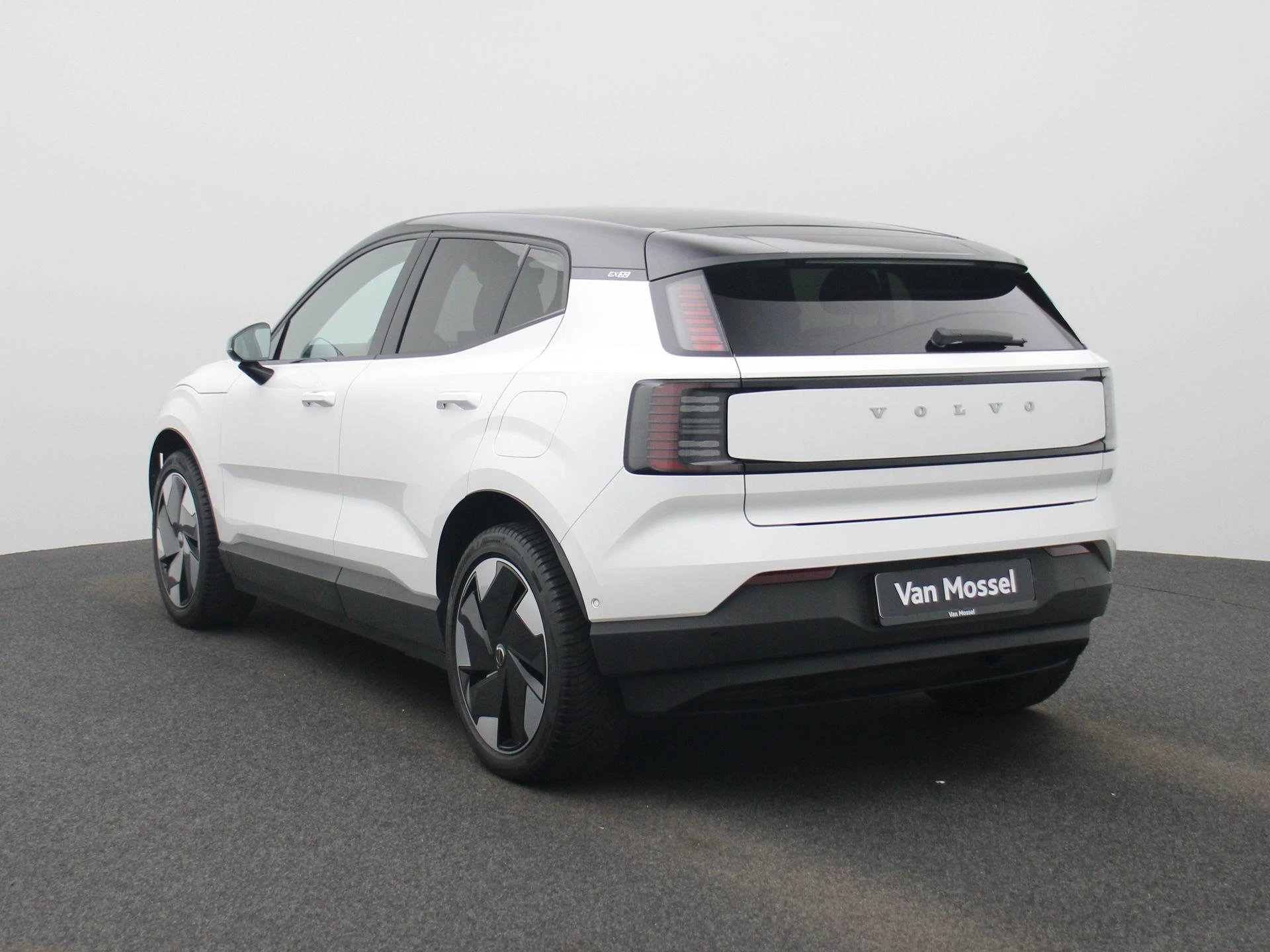 Volvo-EX30-image-1