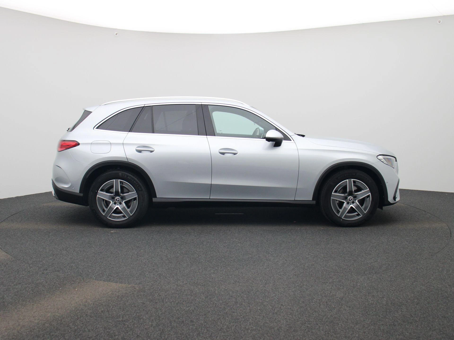 Mercedes-Benz-GLC-image-5