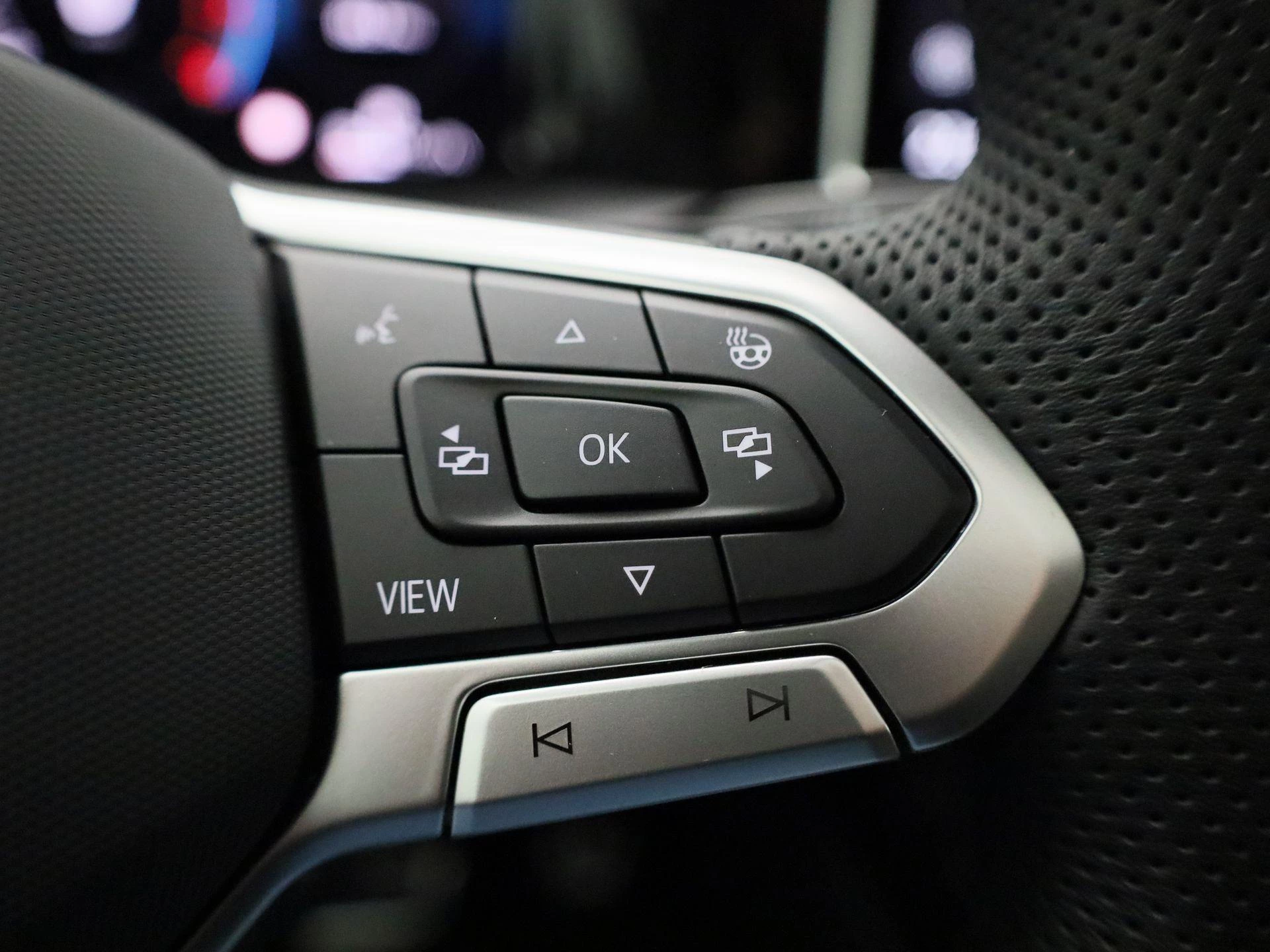 Volkswagen-Golf-image-17