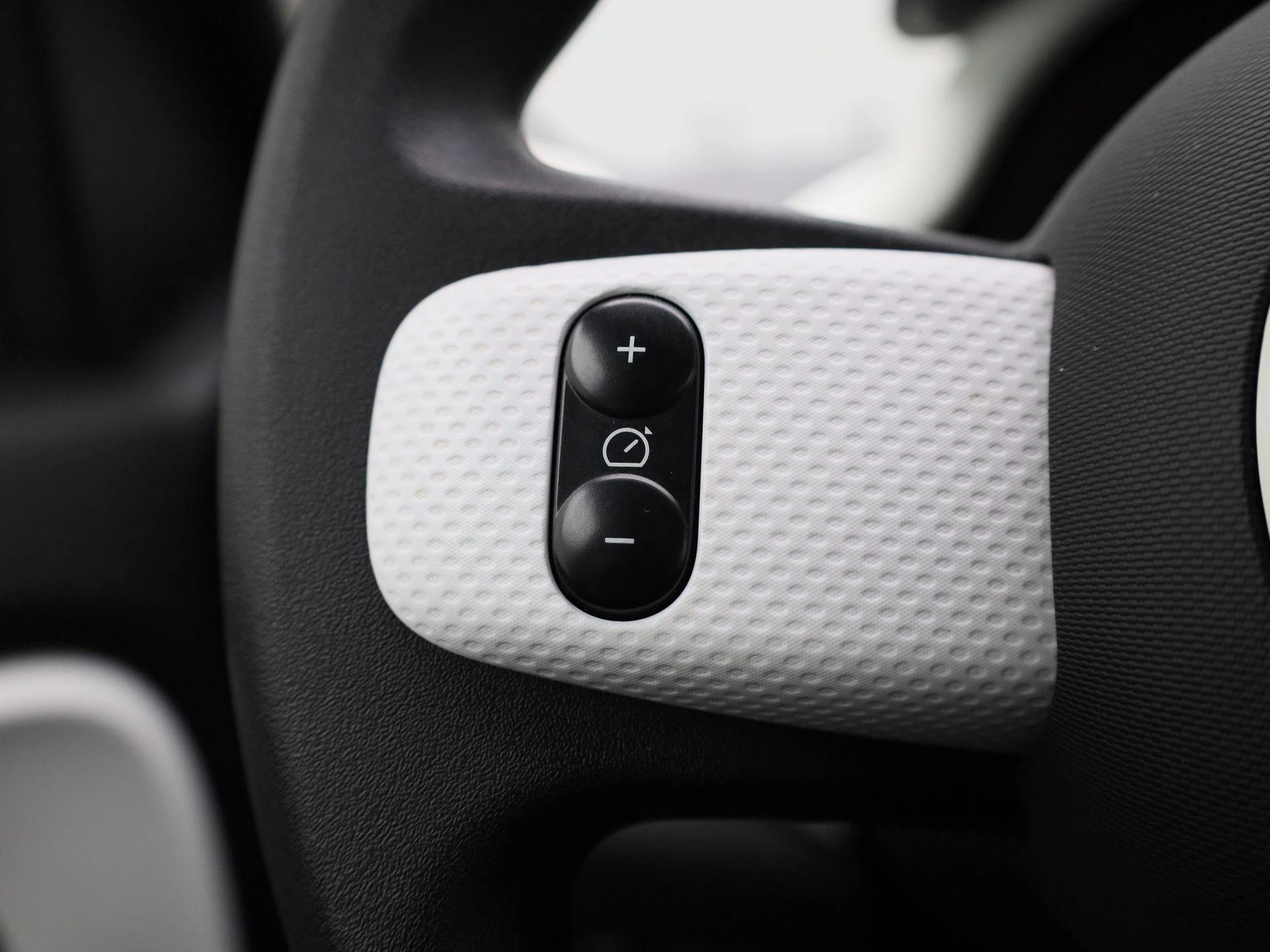 Renault-Twingo-image-17