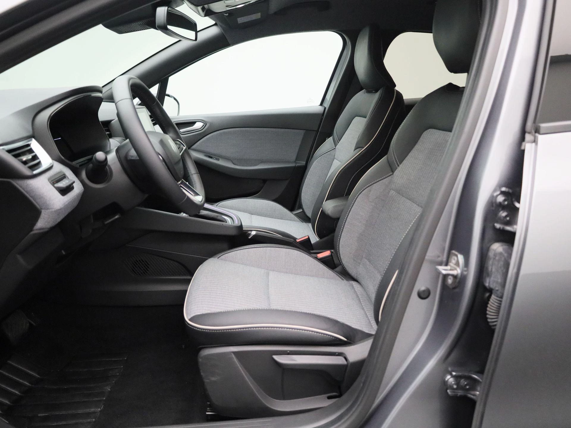 Renault-Clio-image-11