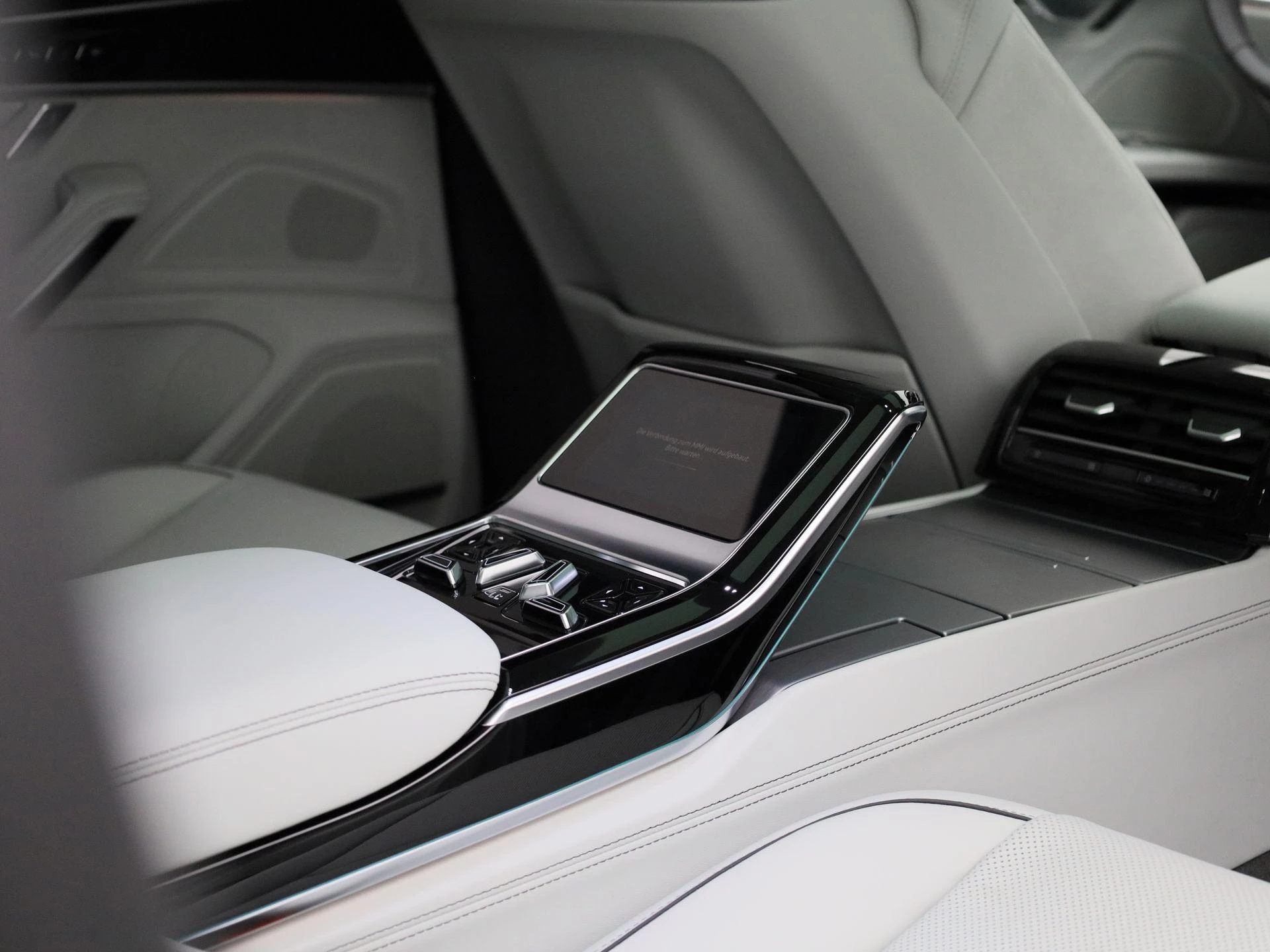 Audi-A8-image-58