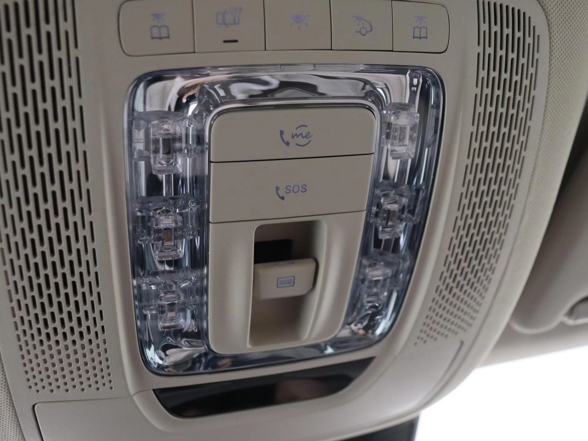 Mercedes-Benz-GLE-image-28