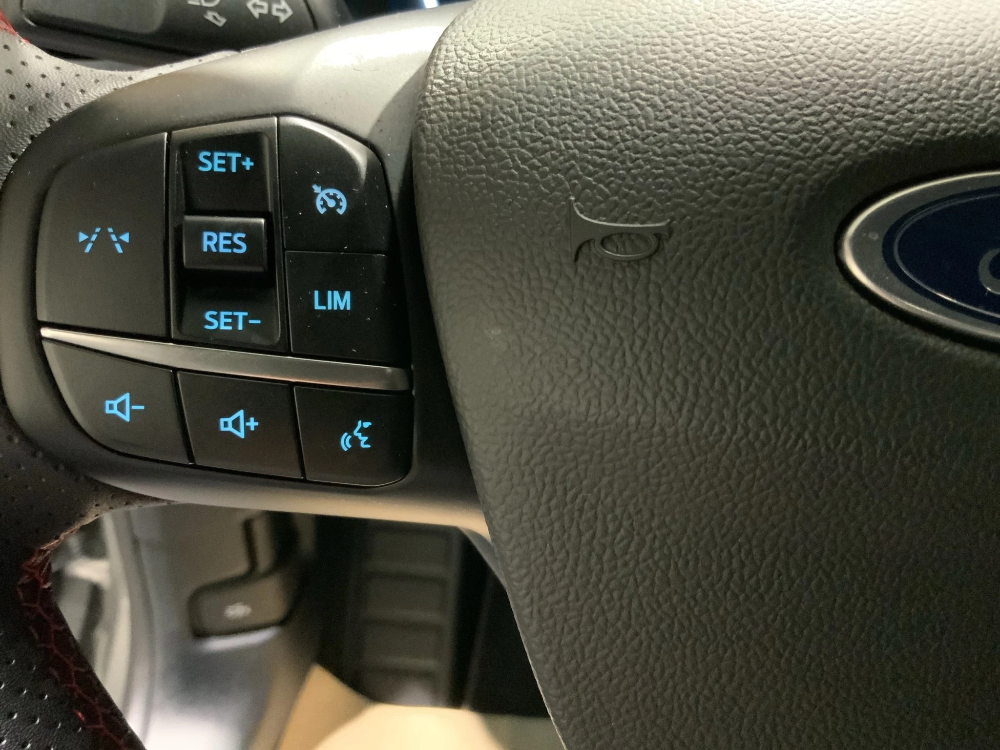 Ford Kuga ST-Line Aut.*KAM*LED-MATRIX*NAVI*GRA*WINTER-PKT.