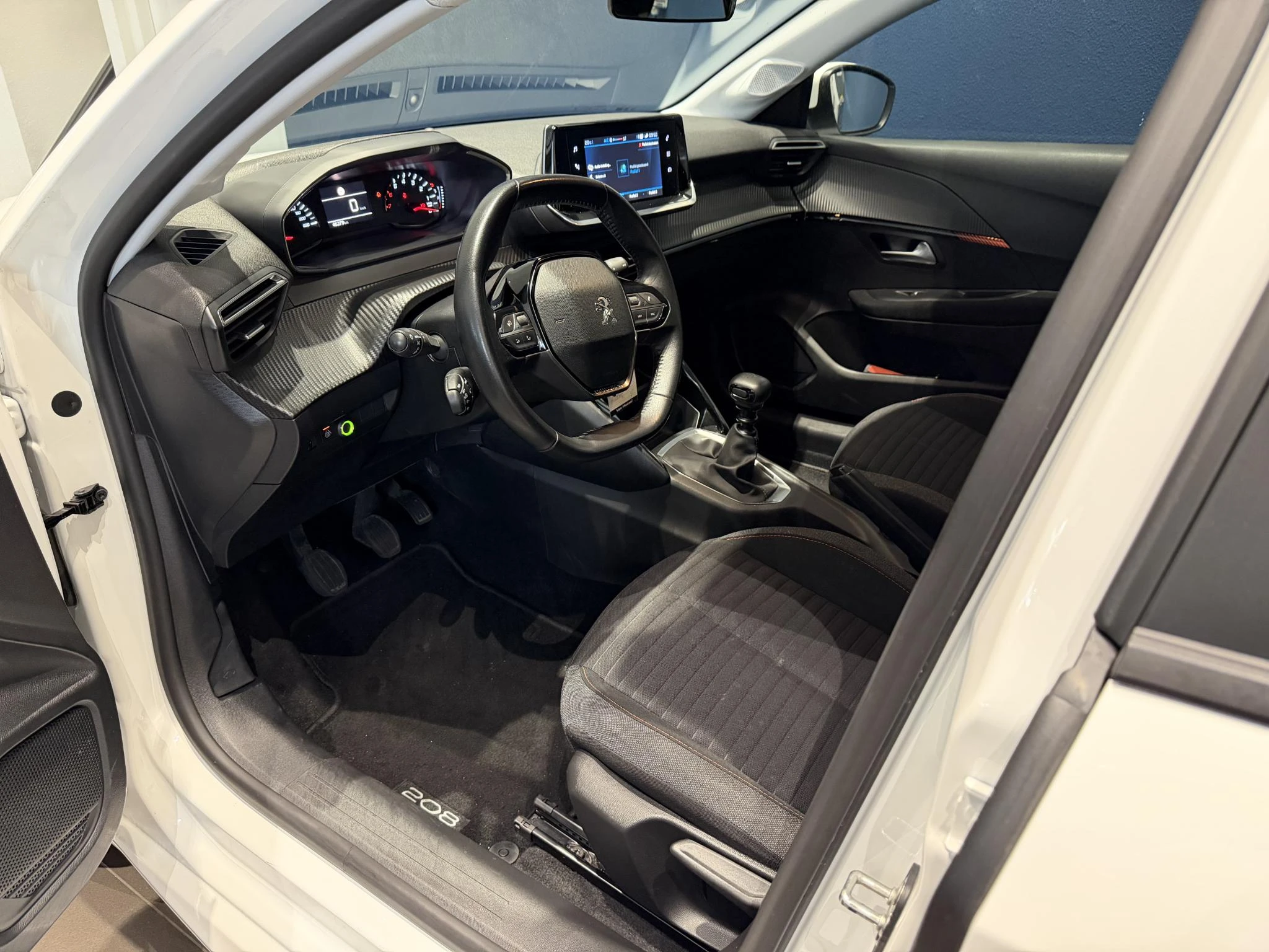 Peugeot-208-image-11