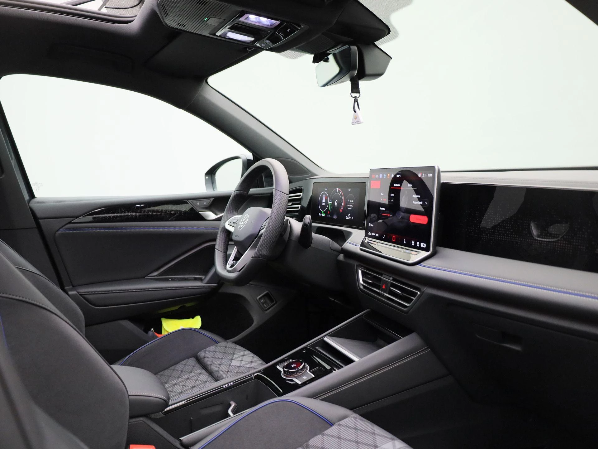 Volkswagen-Tiguan-image-37