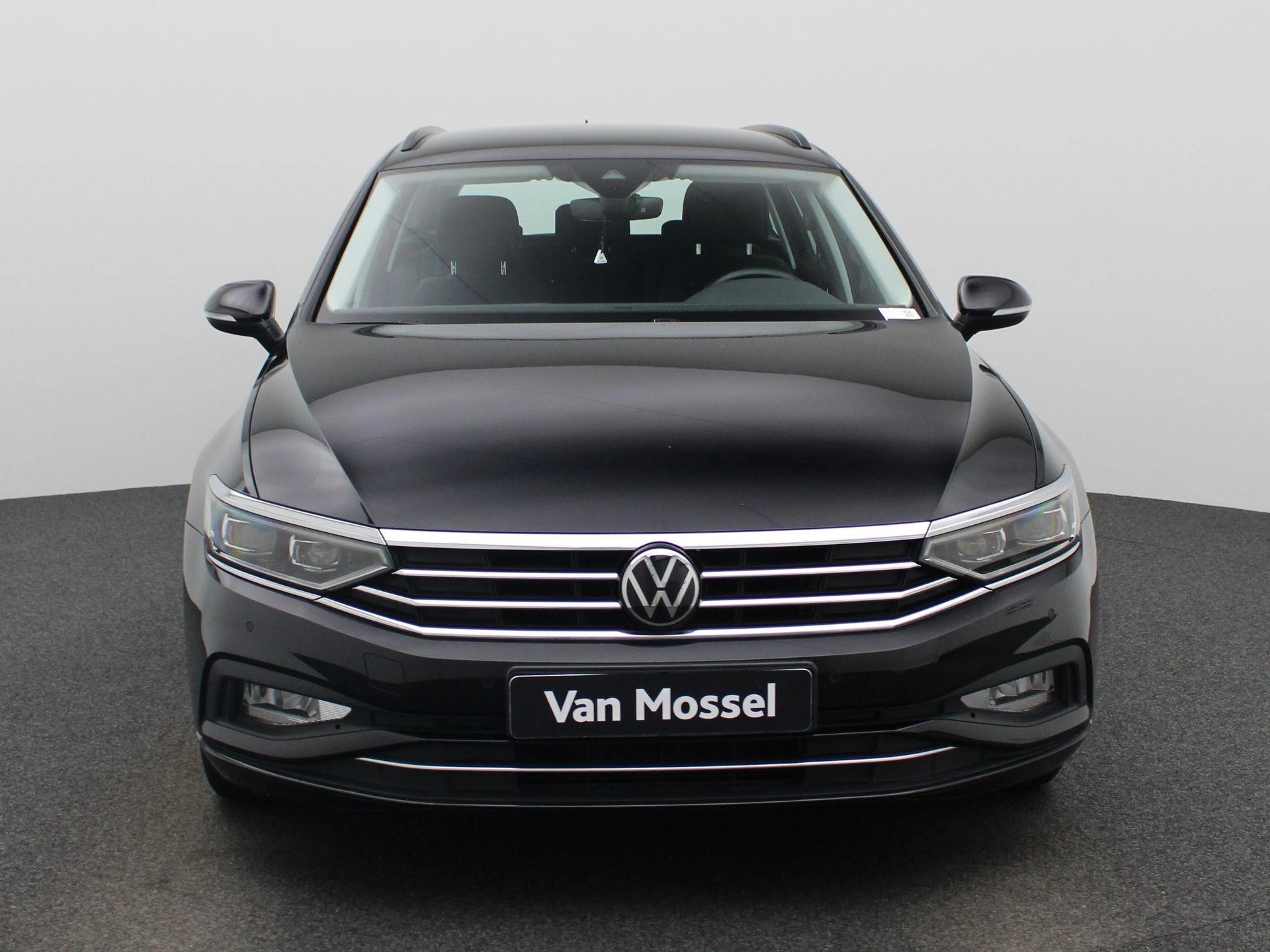 Volkswagen-Passat-image-2