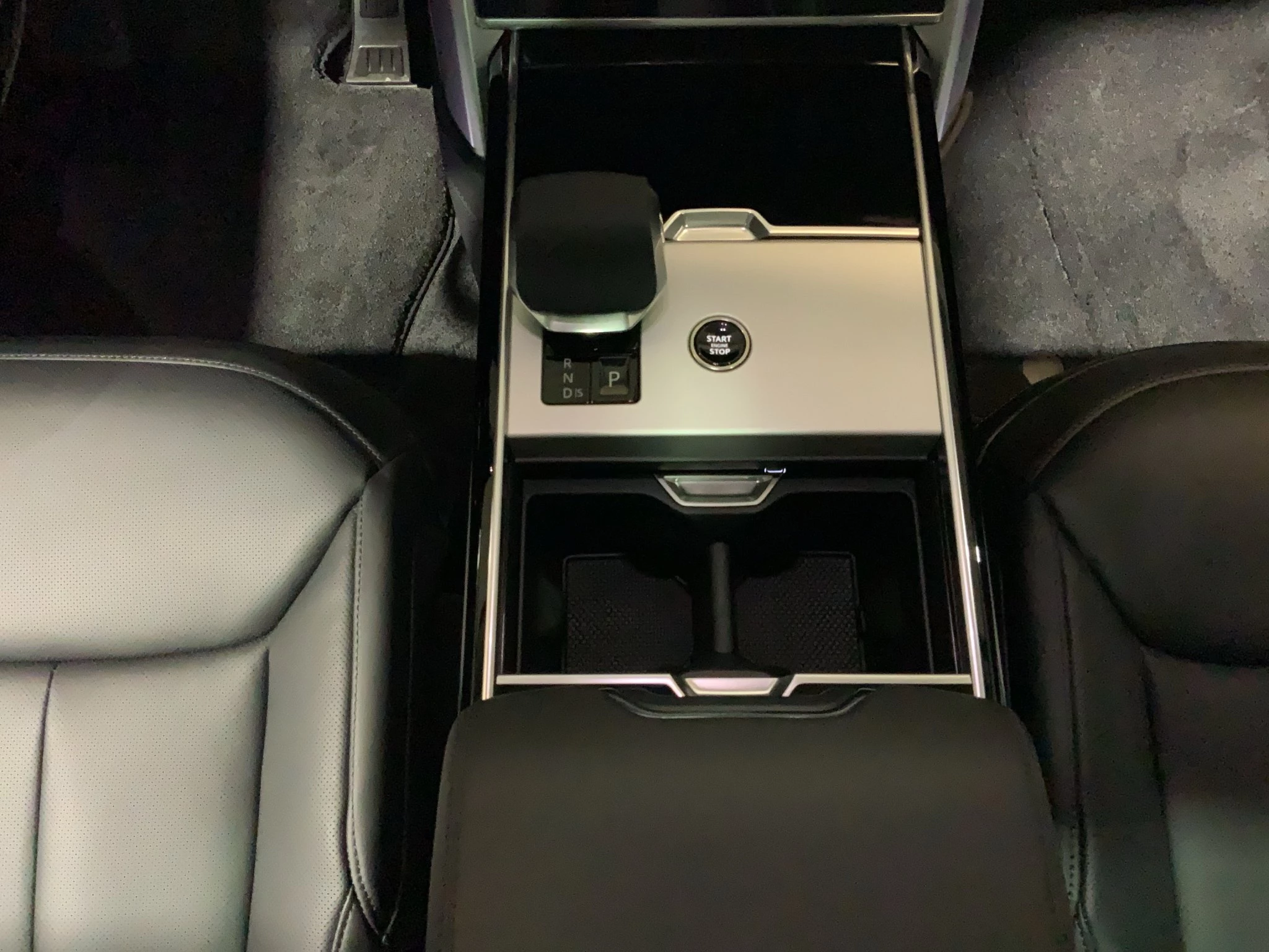 Land Rover-Range Rover-image-13