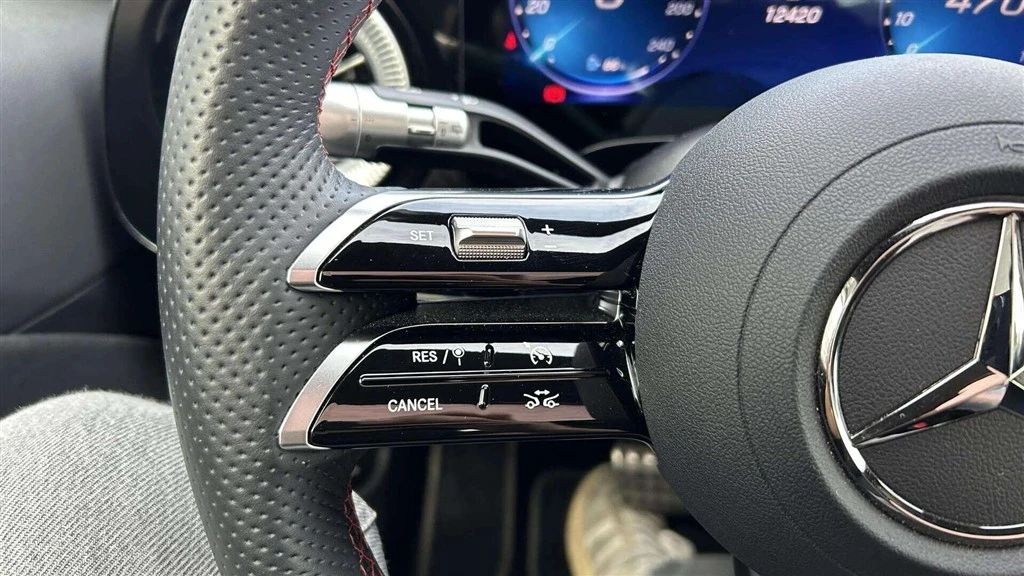 Mercedes-Benz-CLA-image-12