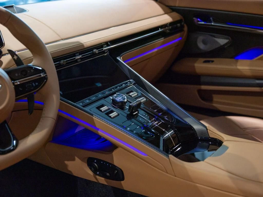 Aston Martin-DB12-image-11
