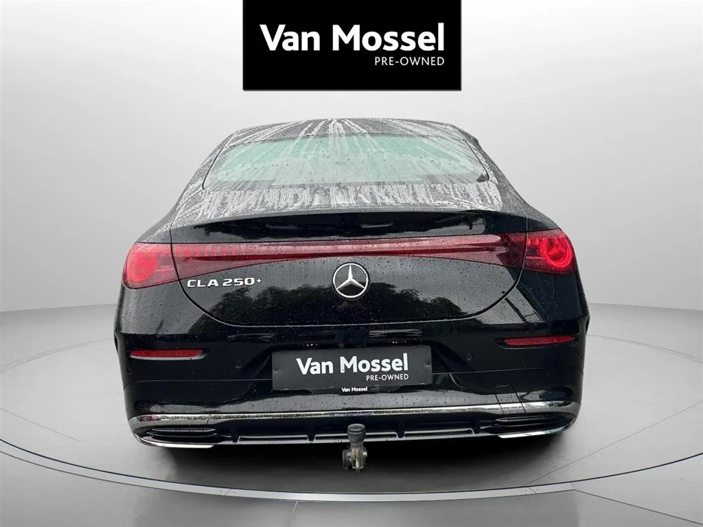 Mercedes-Benz-CLA-image-5