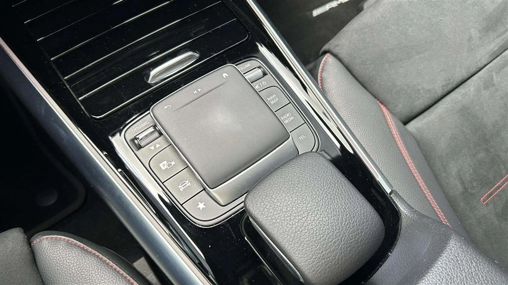 Mercedes-Benz-EQA-image-11