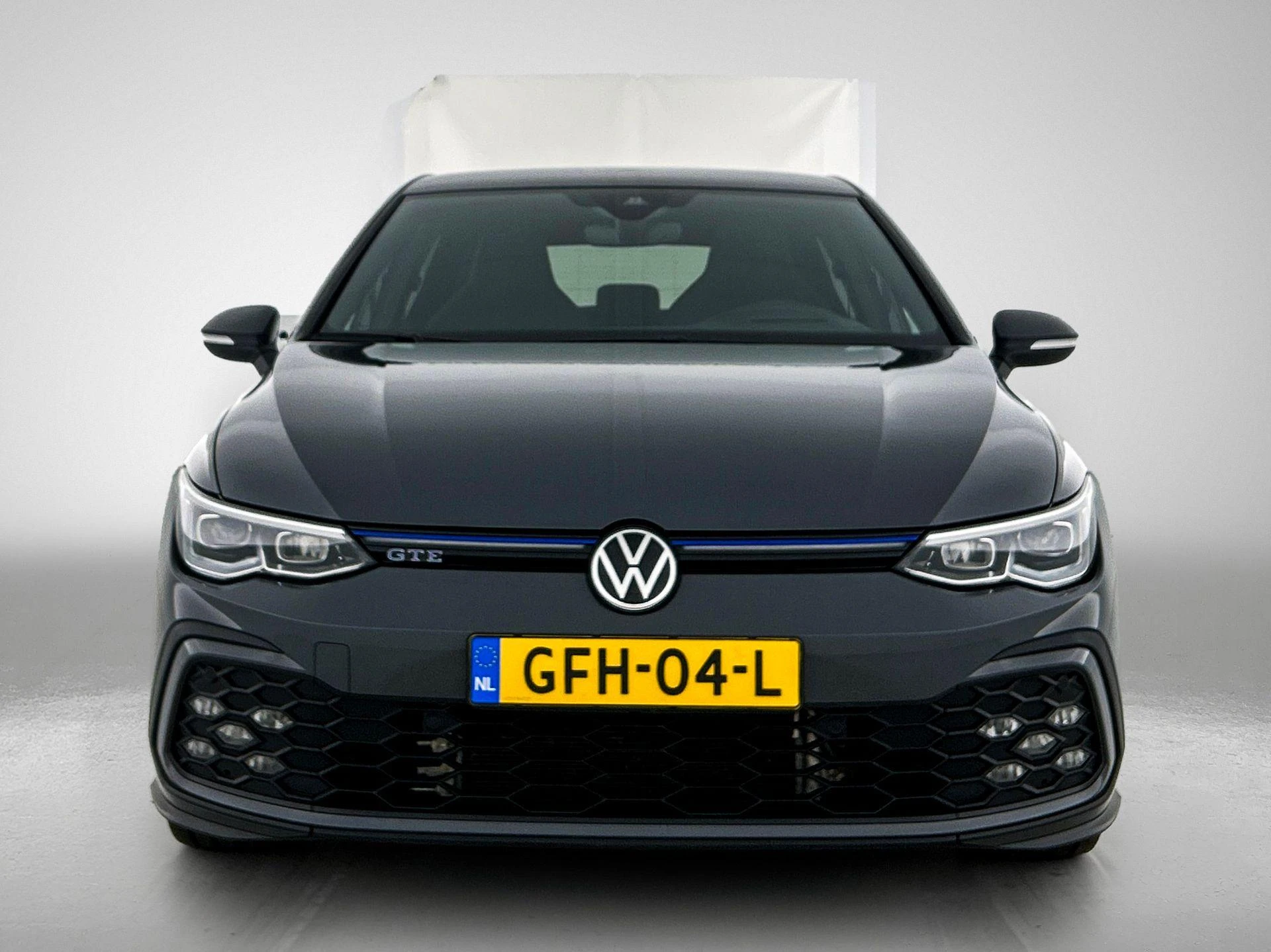 Volkswagen-Golf-image-4