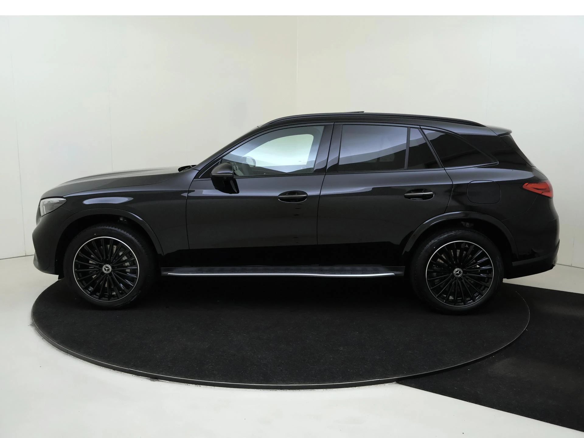 Mercedes-Benz-GLC-image-7