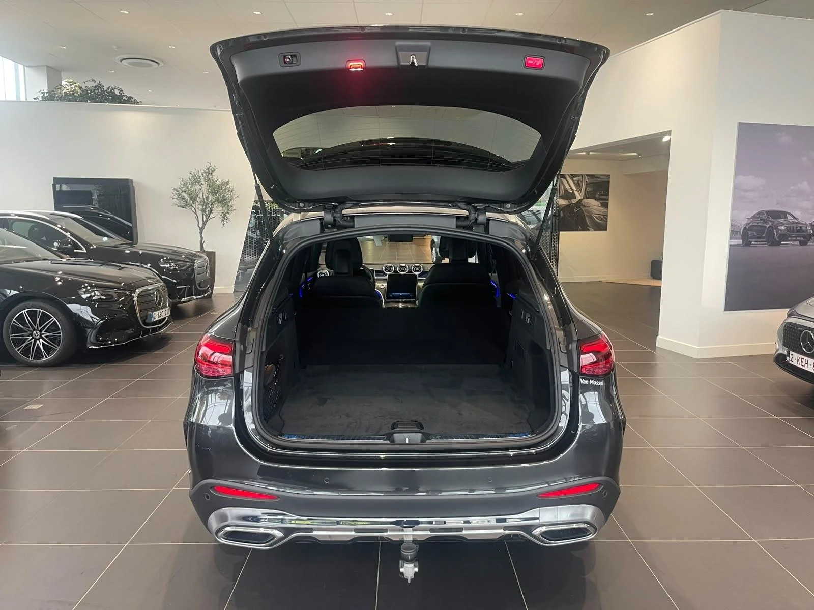 Mercedes-Benz-GLC-image-41