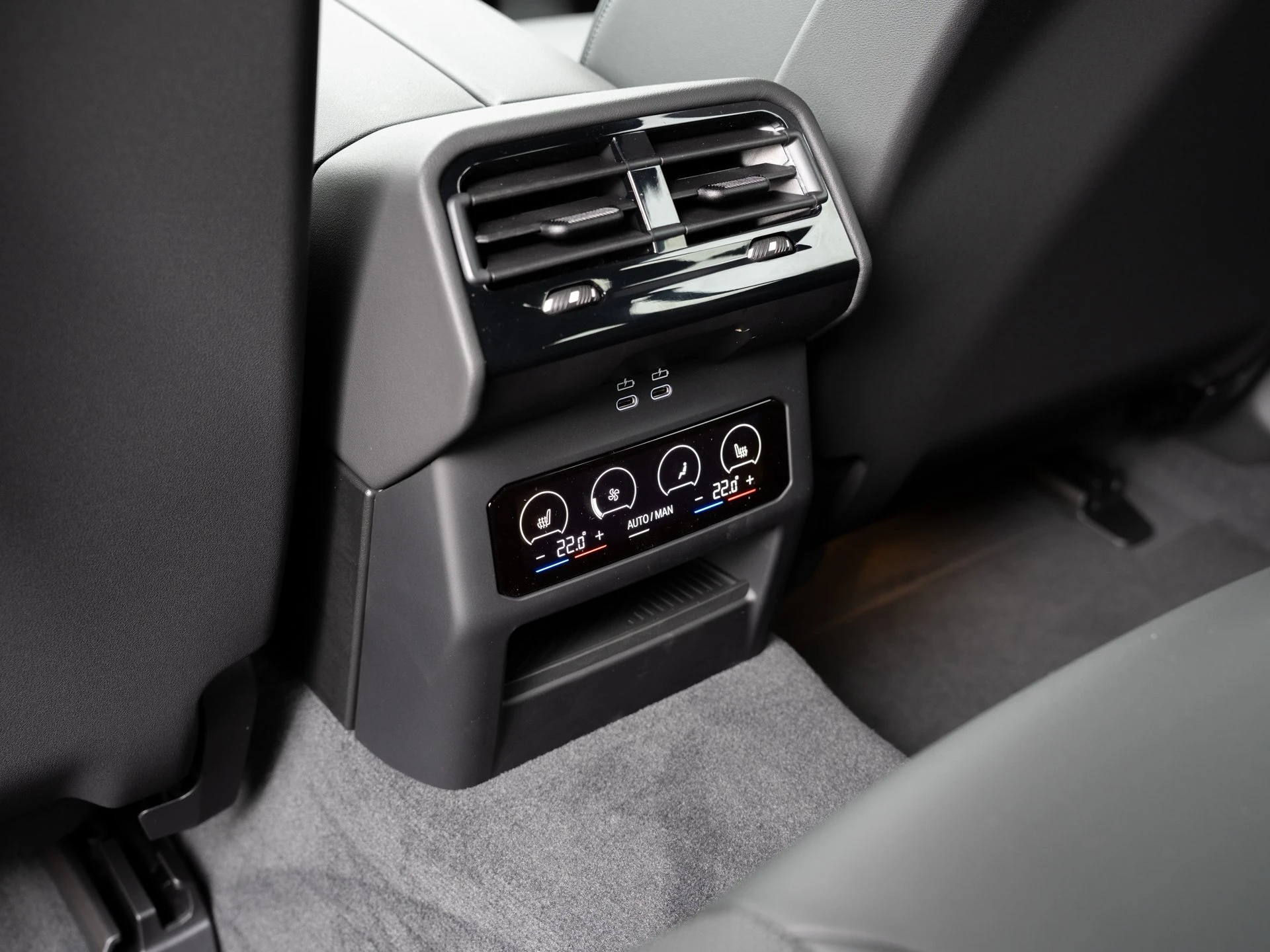 BMW-i5-image-24