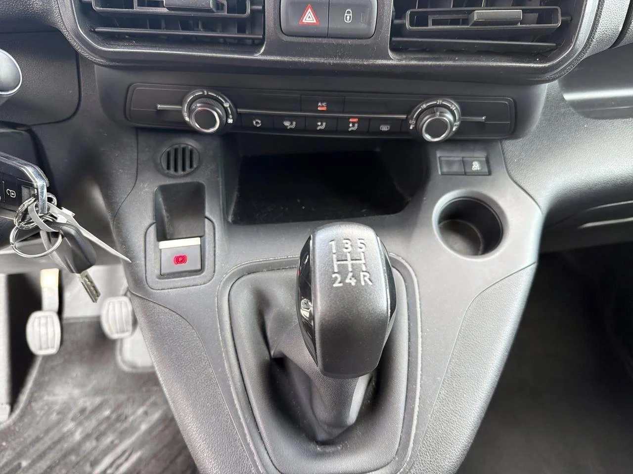 Peugeot-Partner-image-11