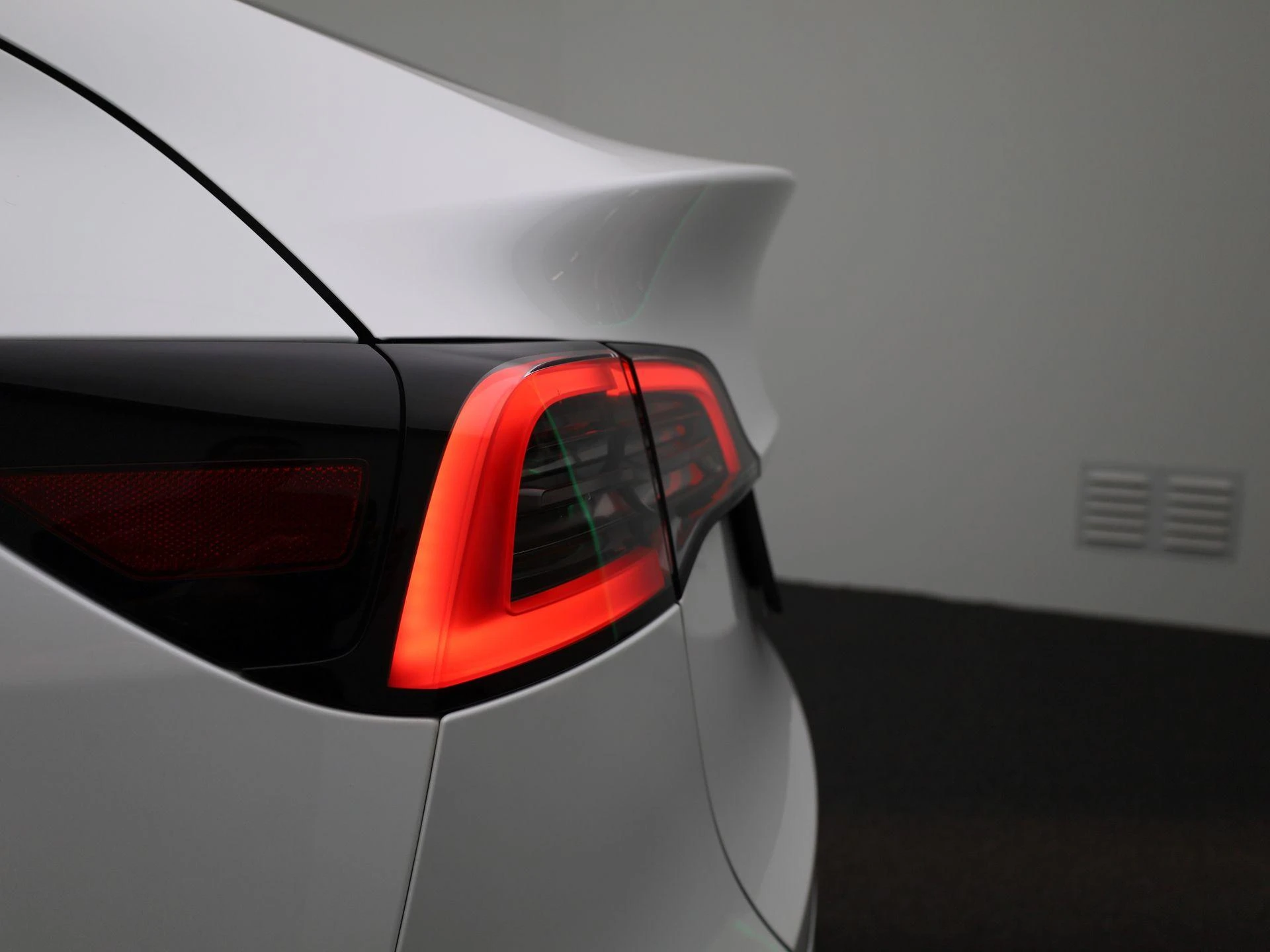 Tesla-Model Y-image-44