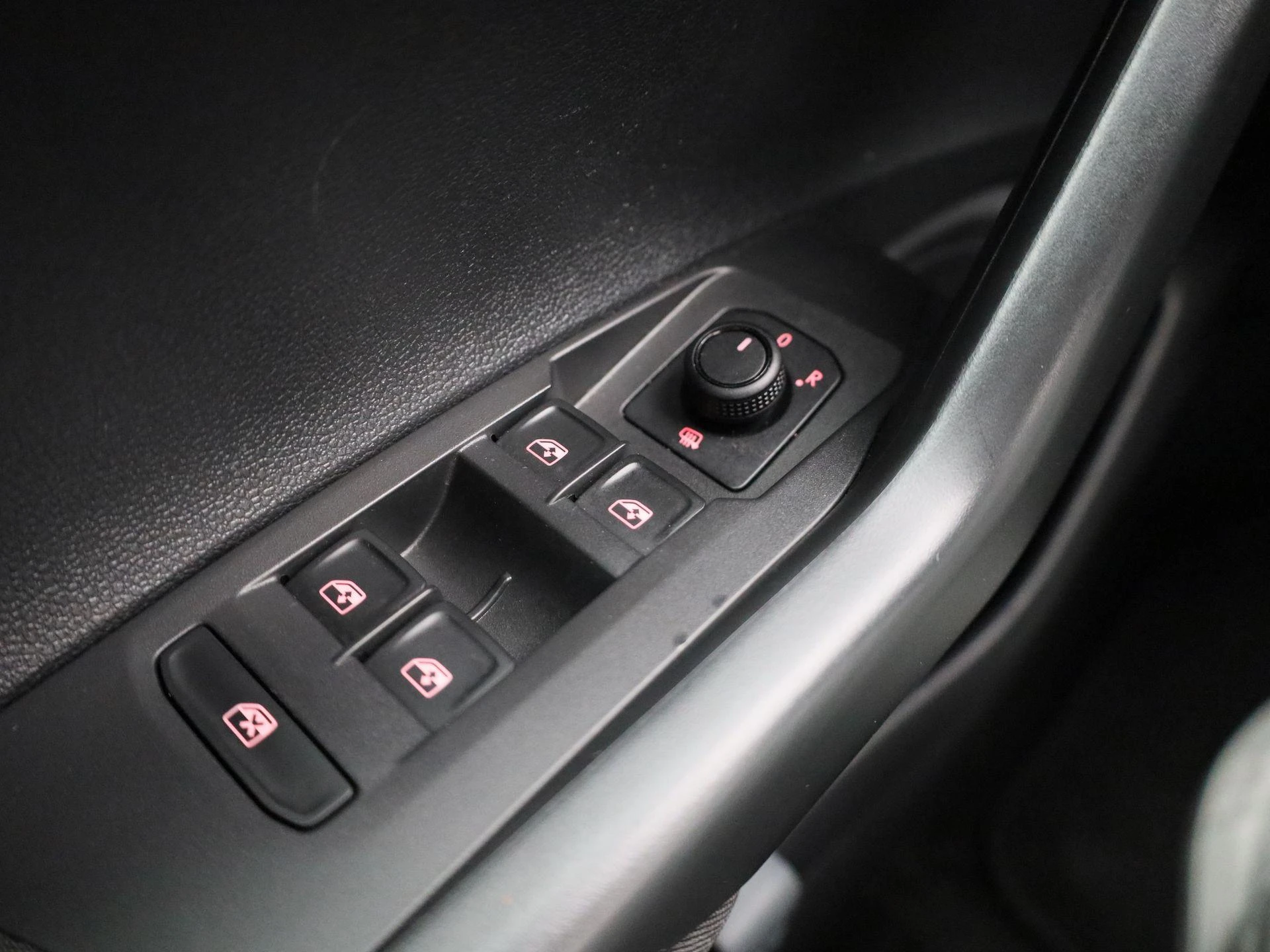 Volkswagen-Polo-image-18