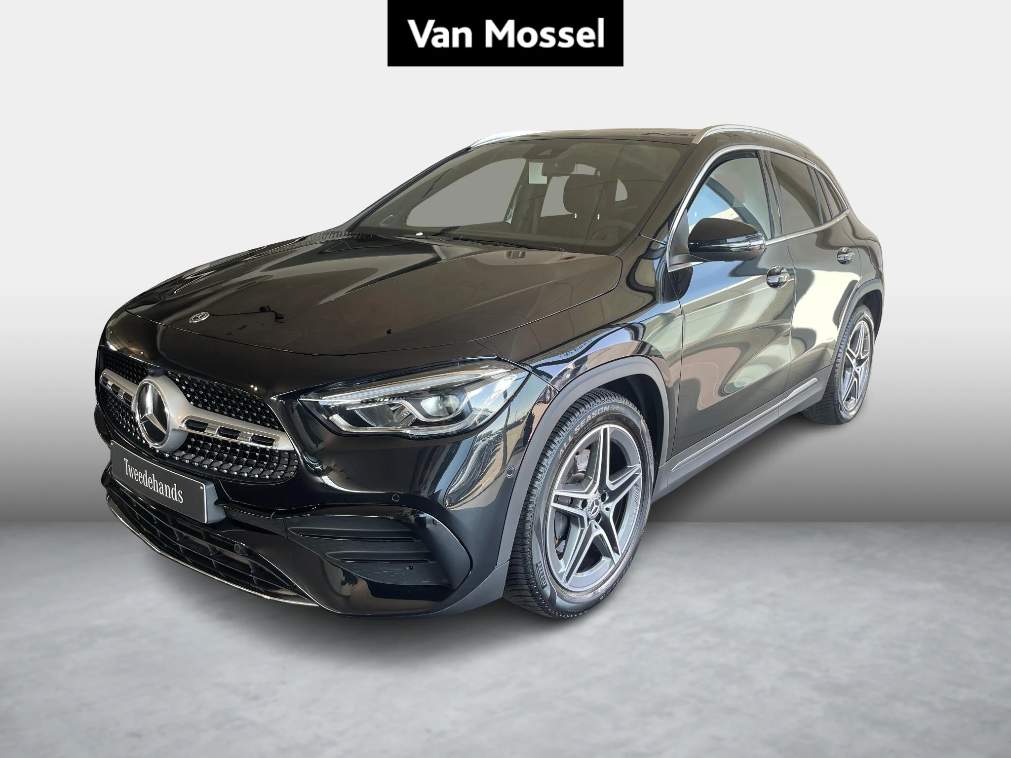 Mercedes-Benz-GLA-image-0