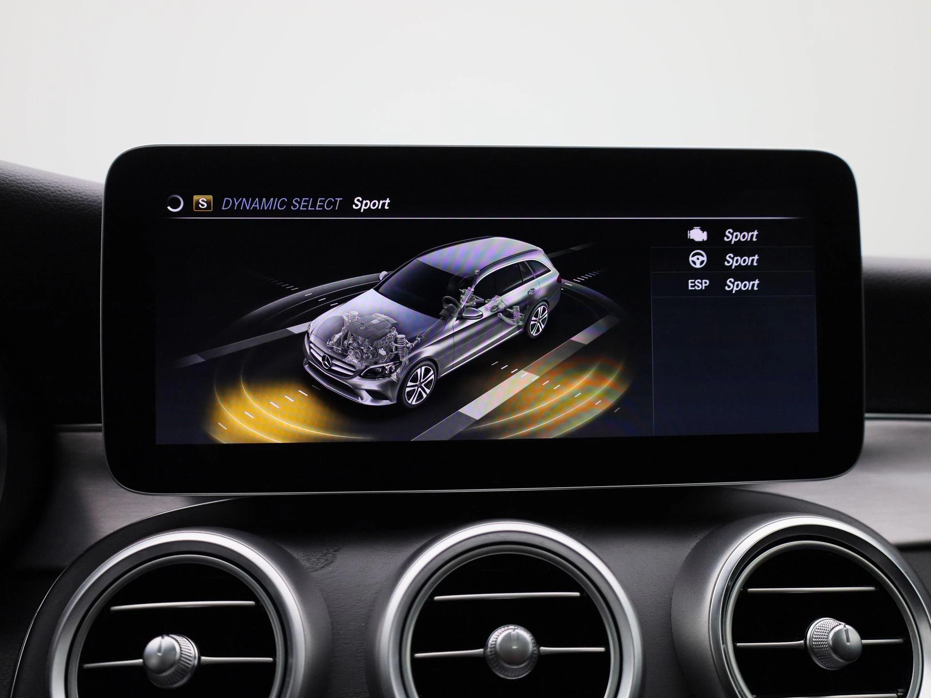 Mercedes-Benz-C-Klasse-image-21