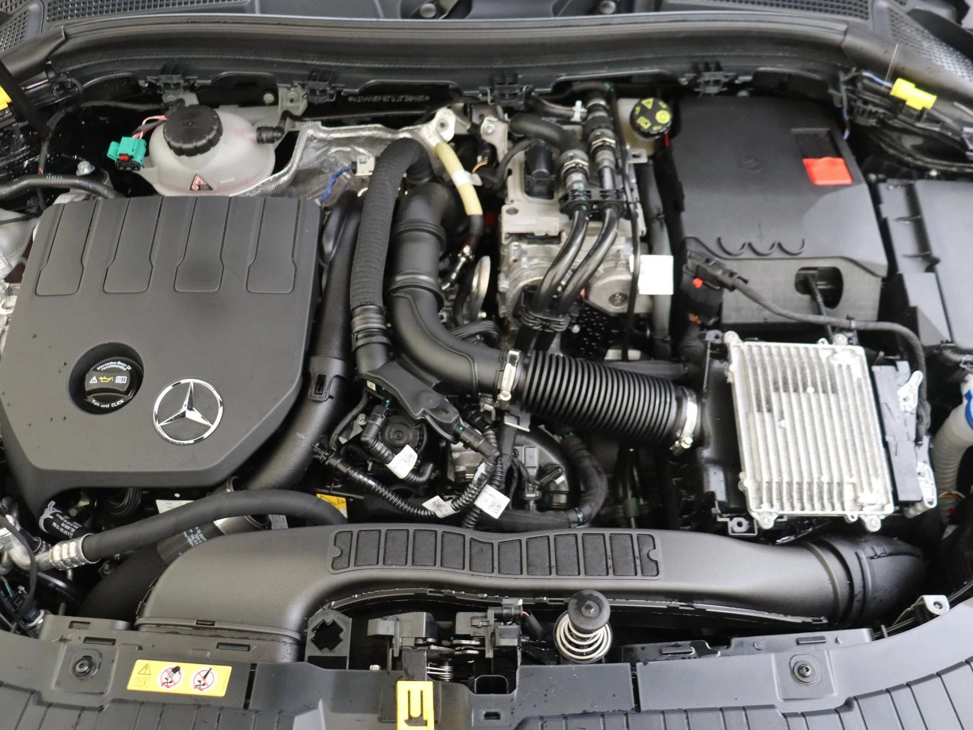 Mercedes-Benz-GLA-image-4